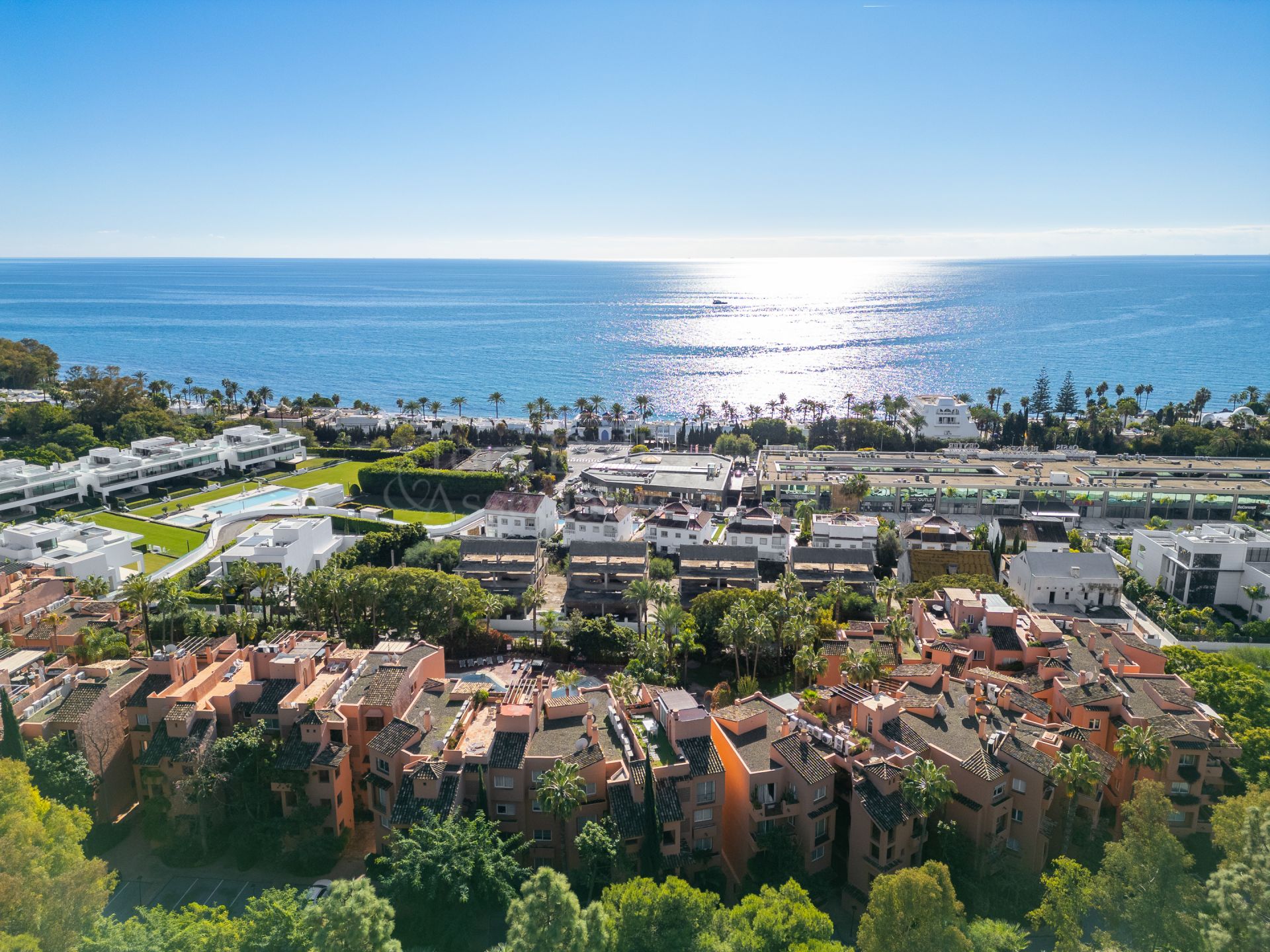 Ground Floor Apartment in Oasis de Marbella, Marbella