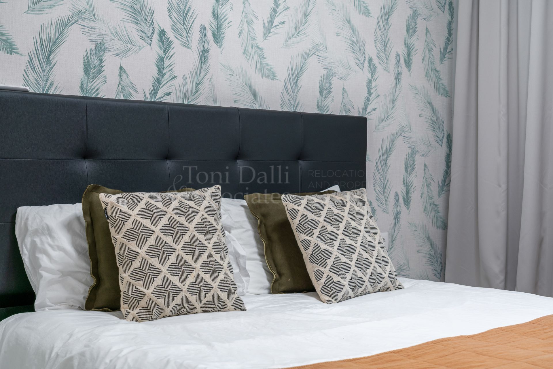 Ground Floor Apartment in Oasis de Marbella, Marbella