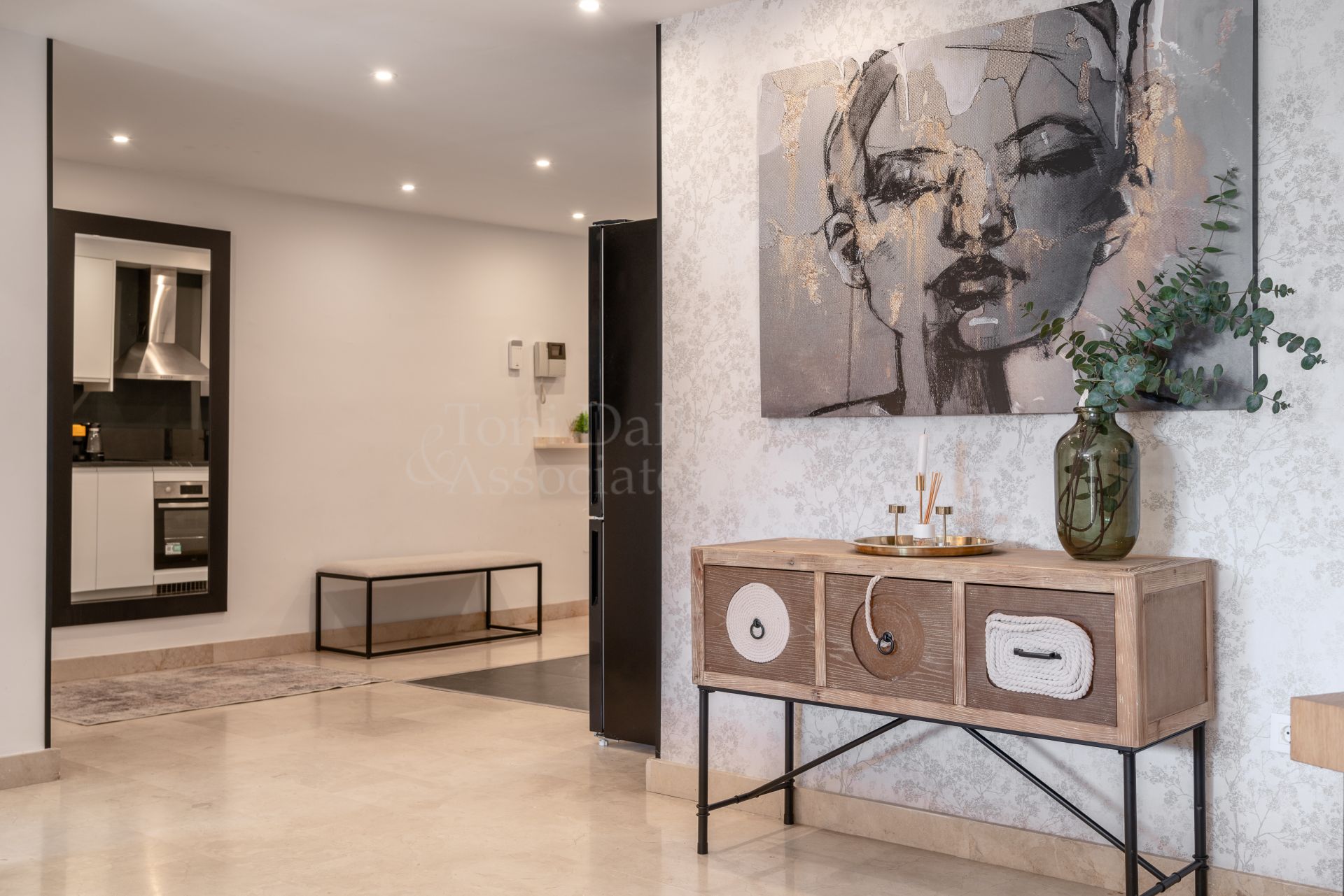 Ground Floor Apartment in Oasis de Marbella, Marbella