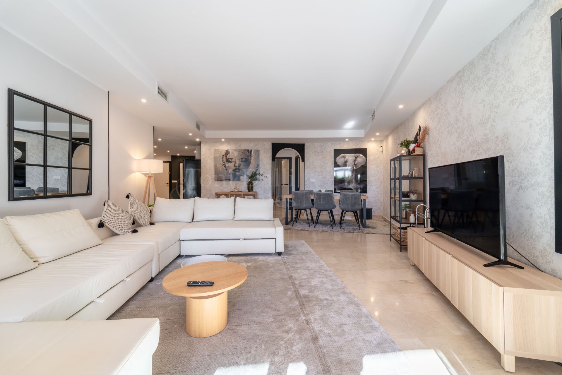 Ground Floor Apartment in Oasis de Marbella, Marbella