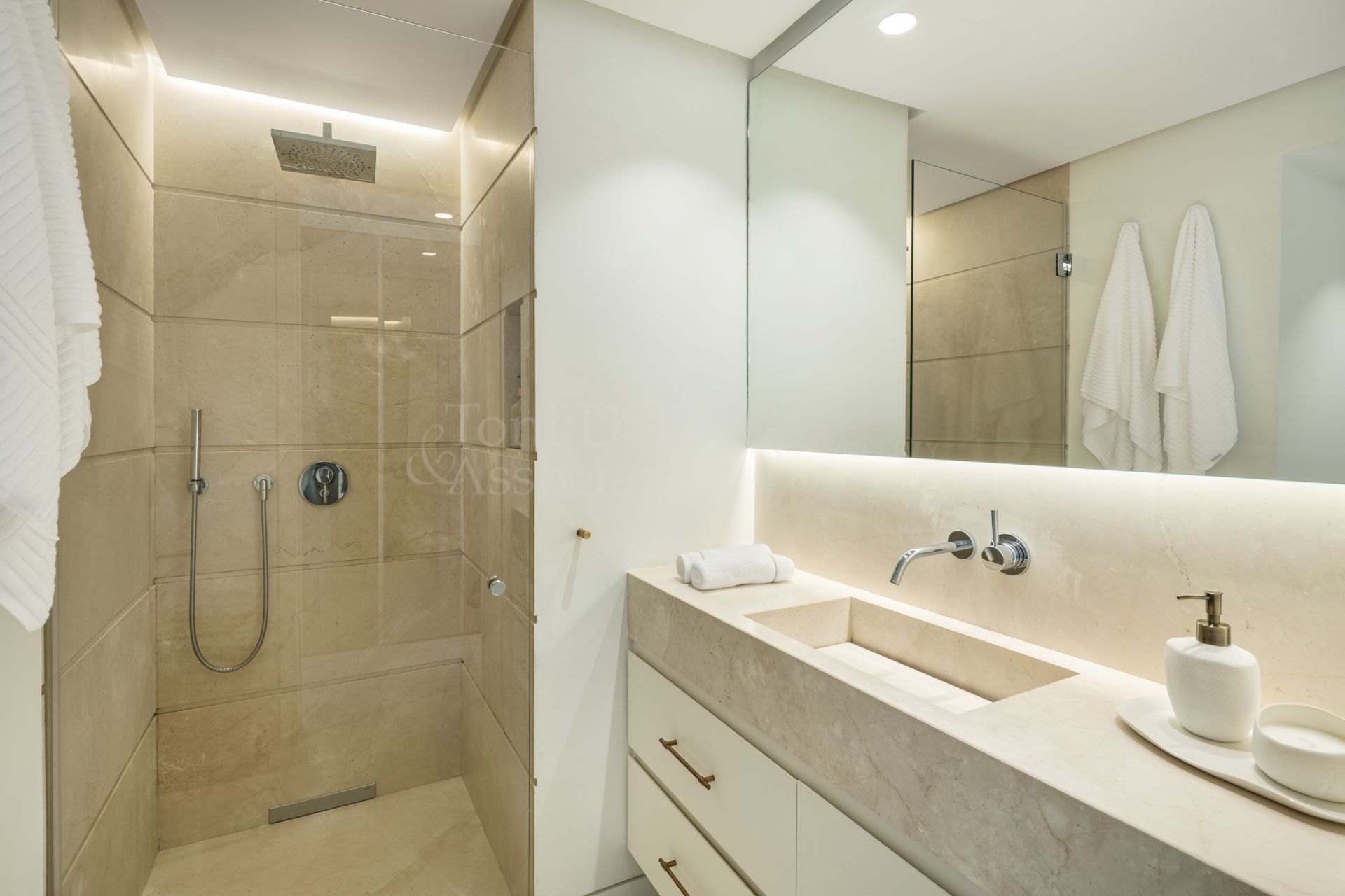Duplex Penthouse in Marina Puente Romano, Marbella