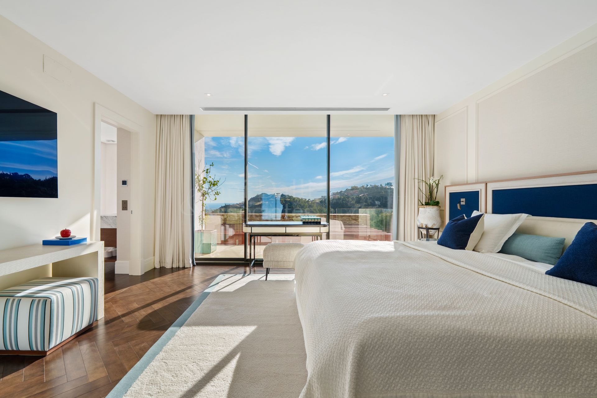 Villa in El Madroñal, Benahavis