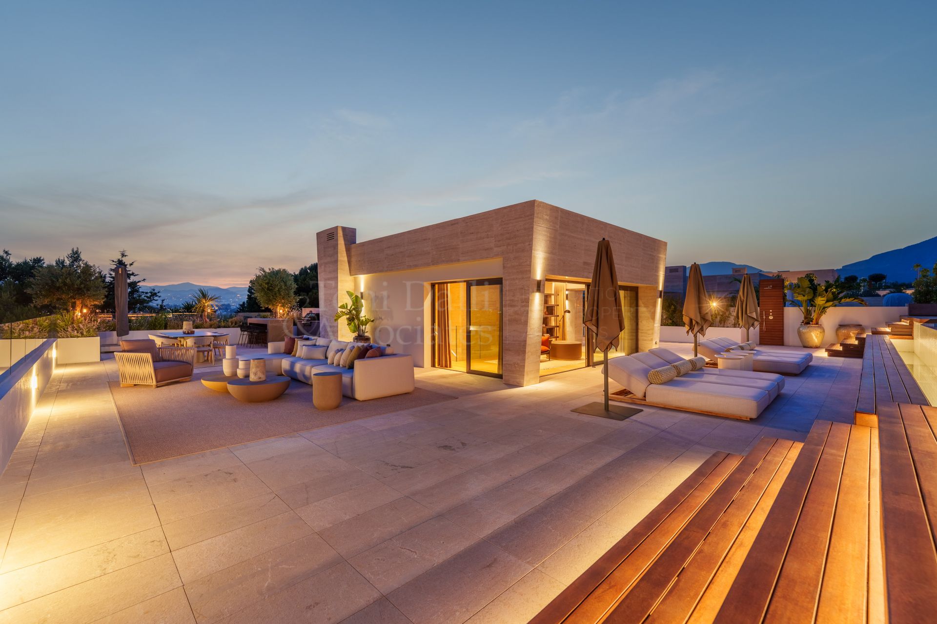 Duplex Penthouse in Marbella Golden Mile, Marbella