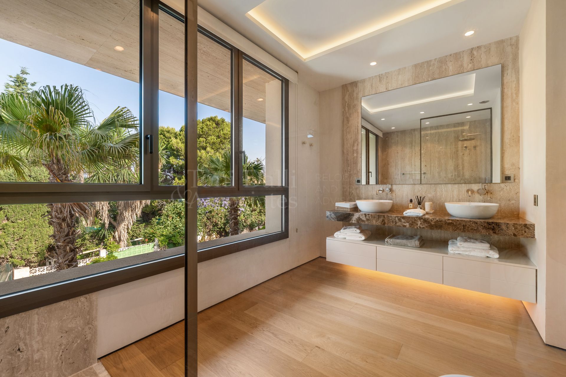 Duplex Penthouse in Marbella Golden Mile, Marbella