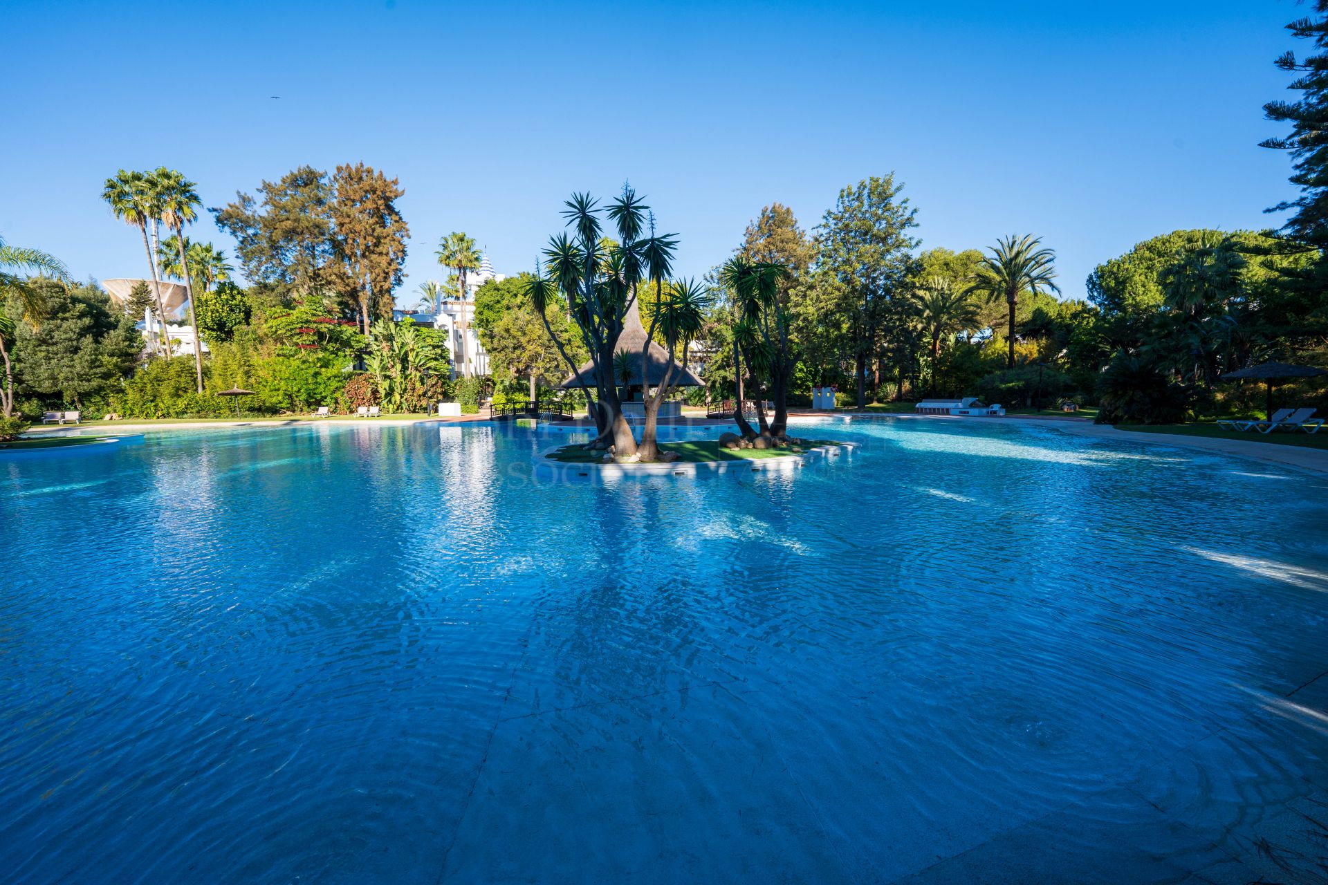 Ground Floor Apartment in Alhambra del Golf, Estepona