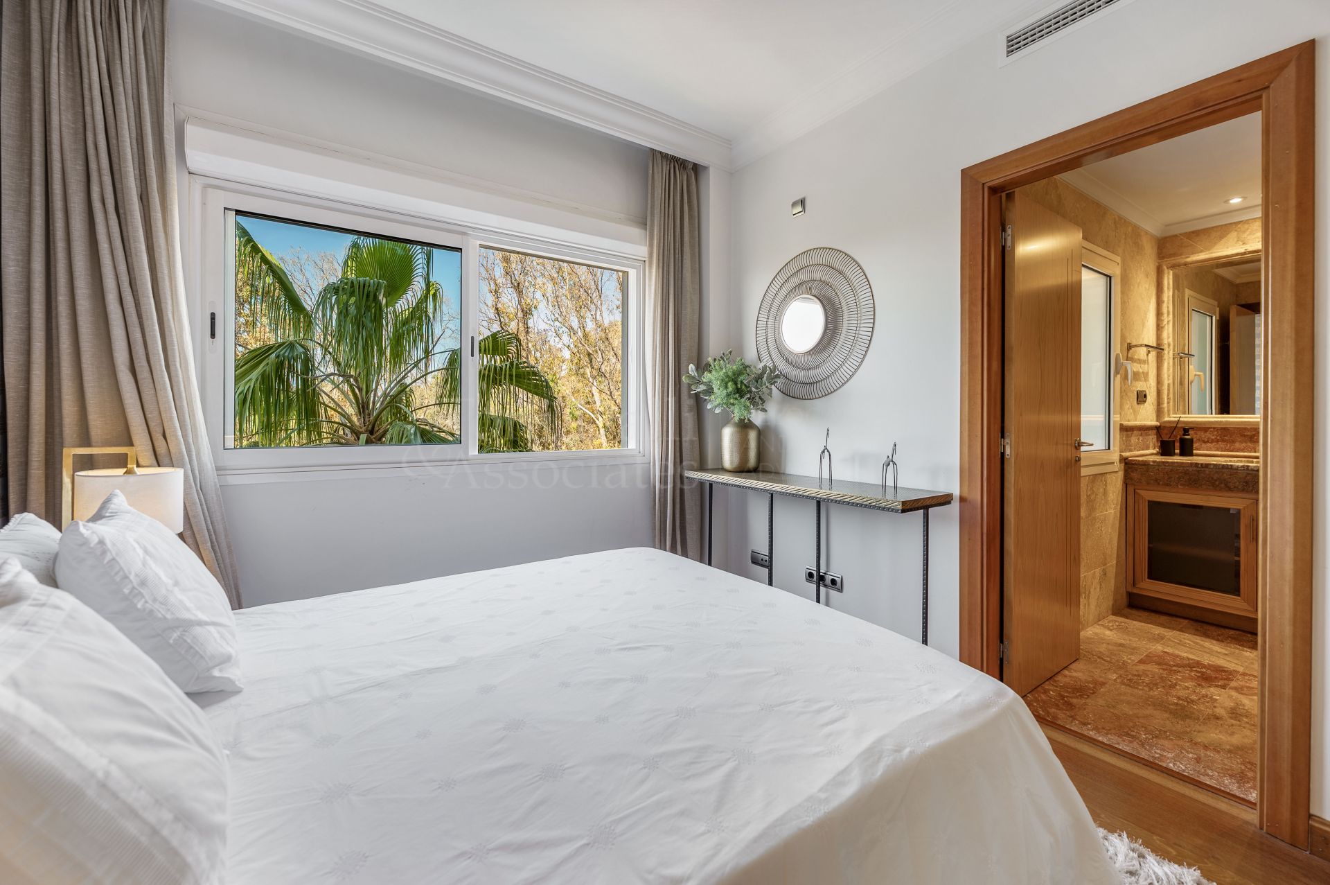Apartment in El Embrujo Banús, Marbella