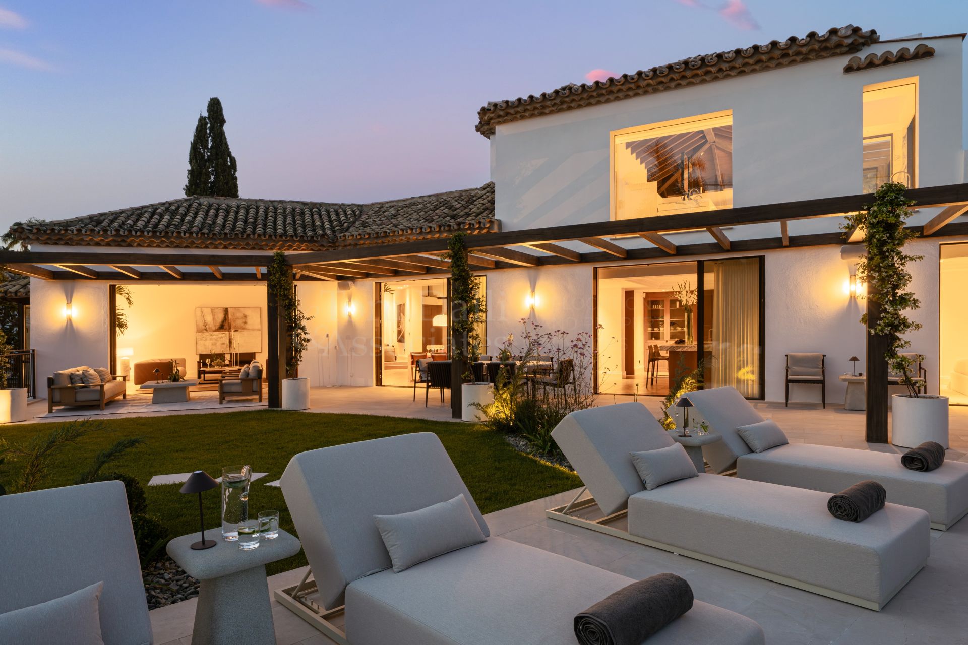 Villa in El Herrojo, Benahavis