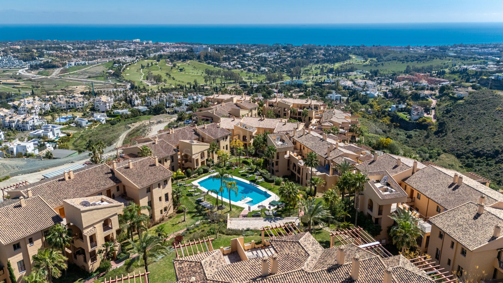 Penthouse in Hacienda del Señorio de Cifuentes, Benahavis