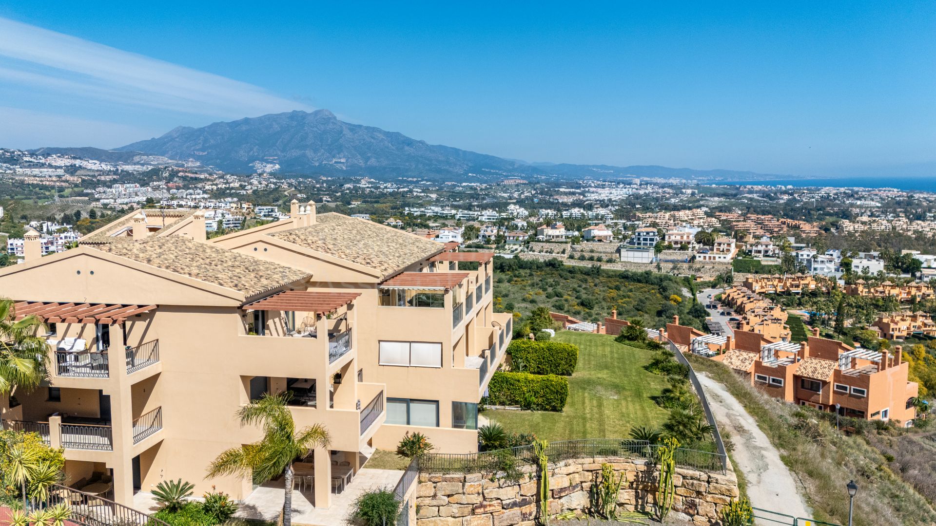 Penthouse in Hacienda del Señorio de Cifuentes, Benahavis