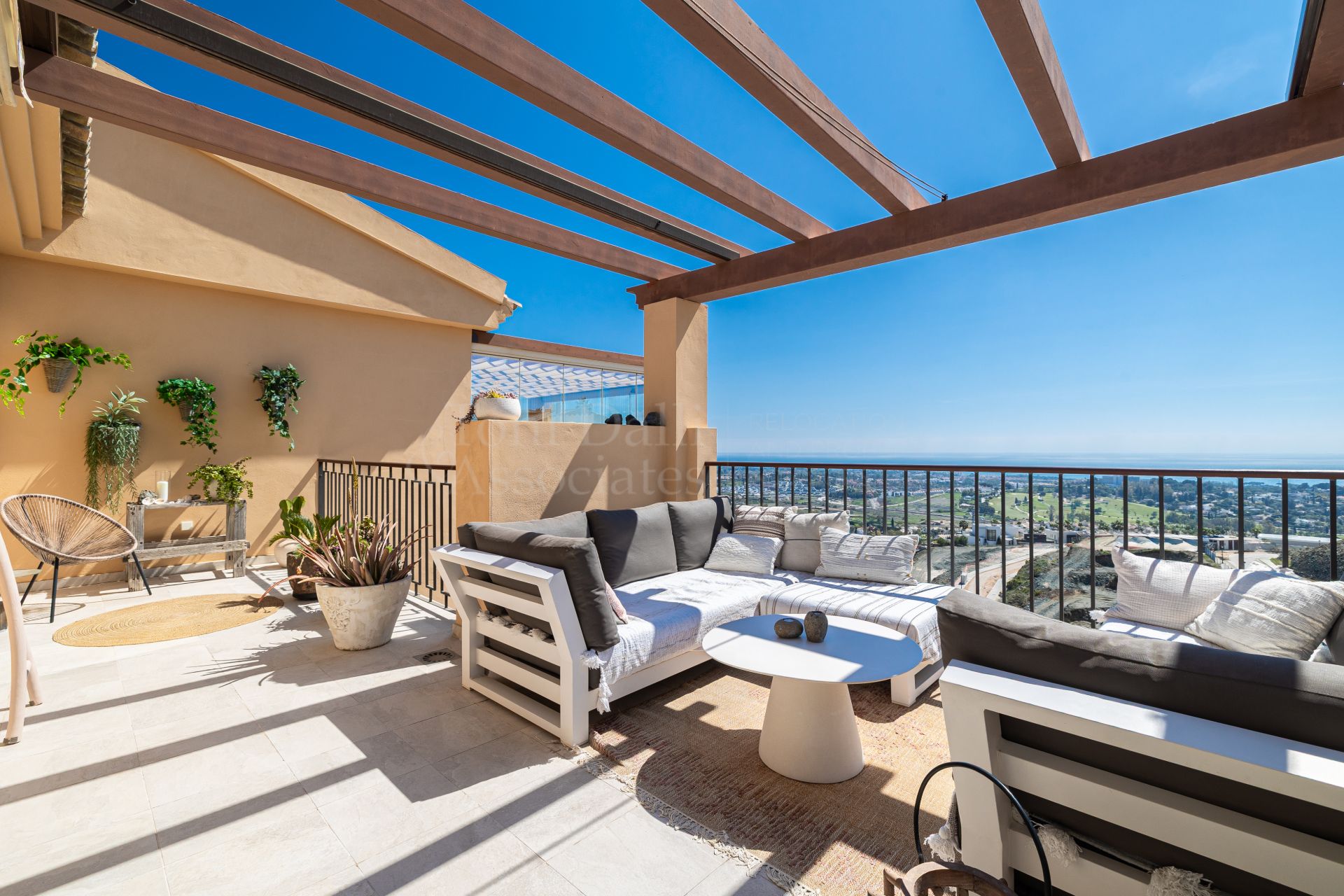 Penthouse in Hacienda del Señorio de Cifuentes, Benahavis