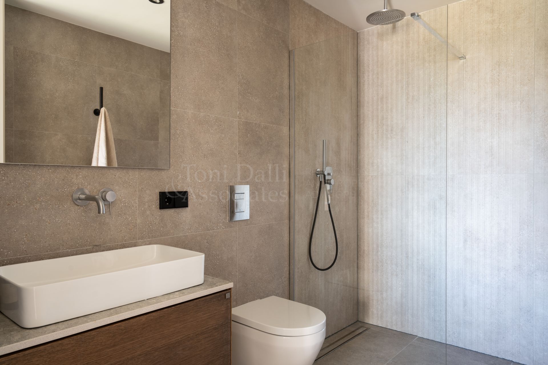 Ground Floor Apartment in La Quinta Village, Marbella