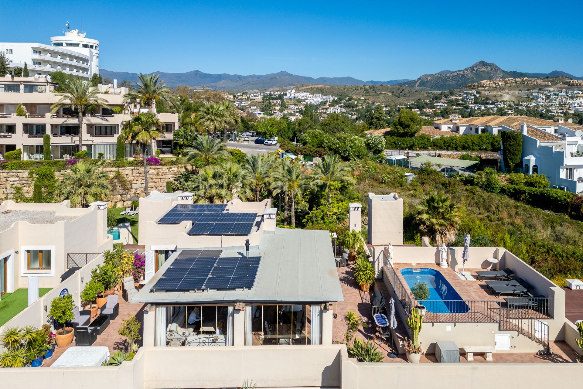 Duplex Penthouse in El Paraiso, Estepona