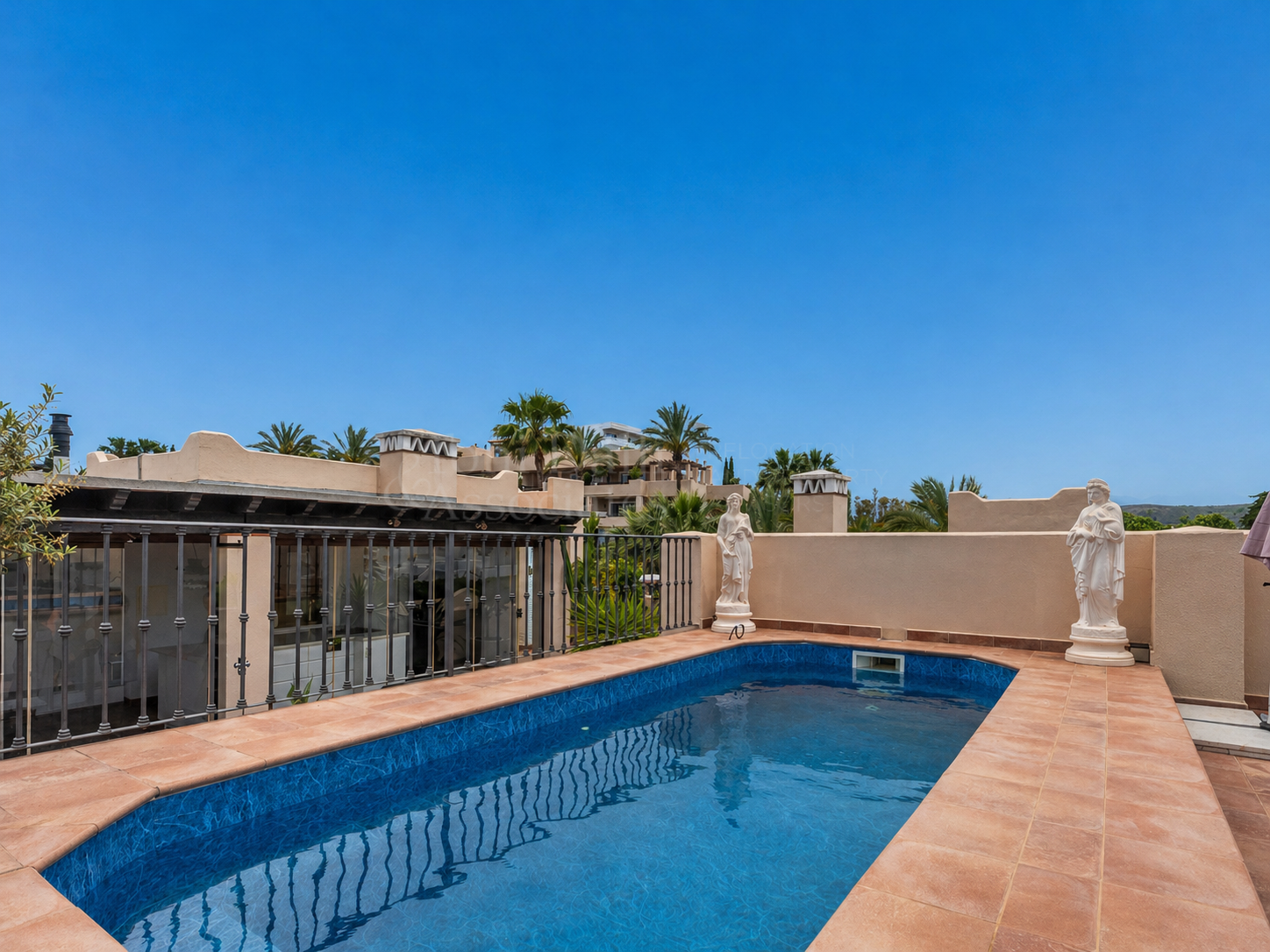 Duplex Penthouse in El Paraiso, Estepona