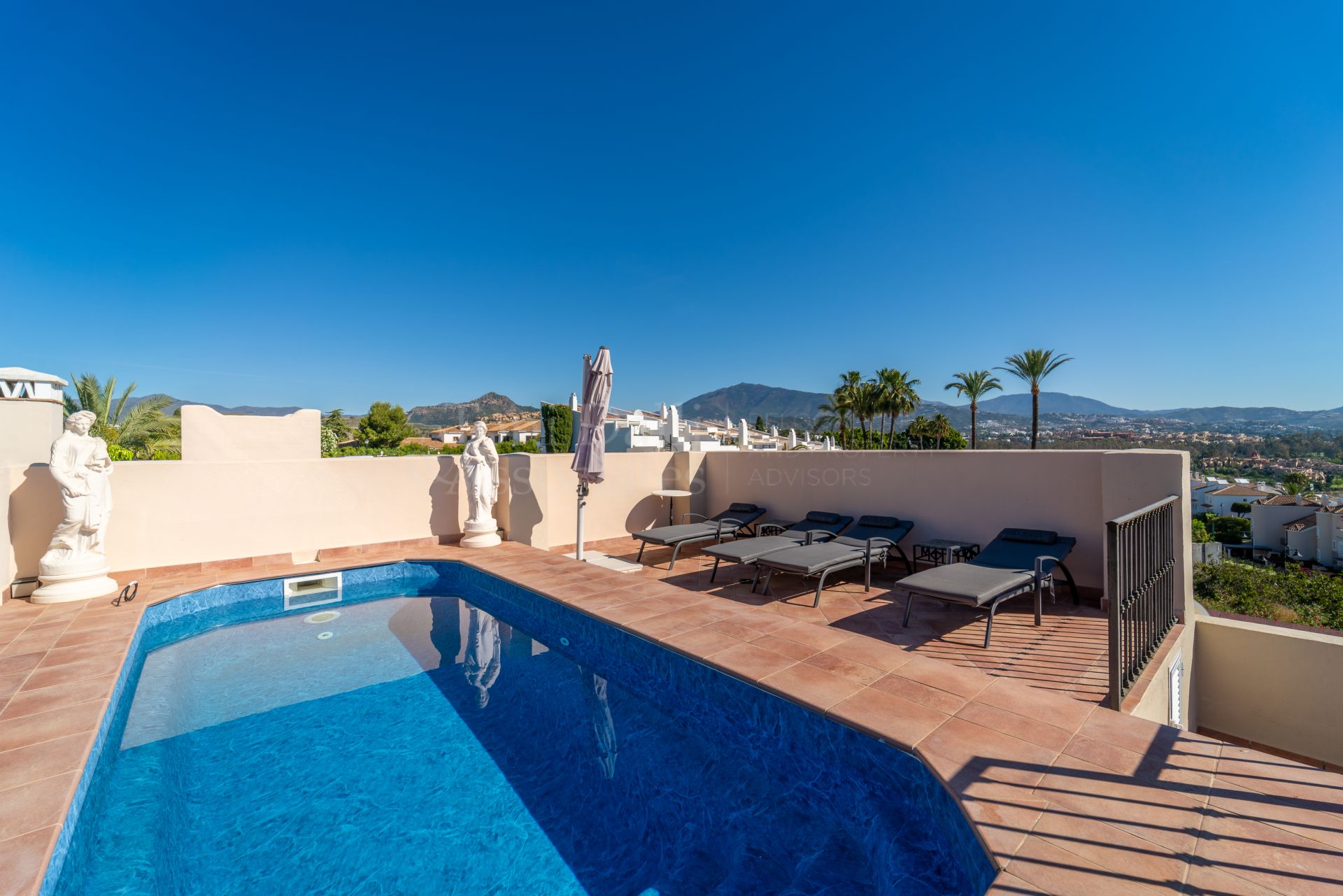 Duplex Penthouse in El Paraiso, Estepona