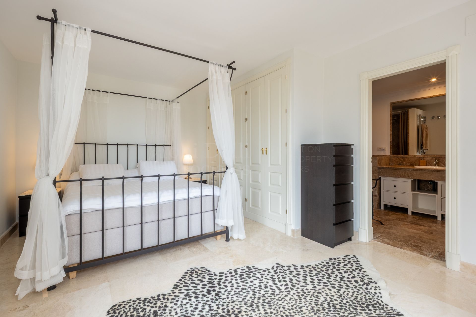 Duplex Penthouse in El Paraiso, Estepona