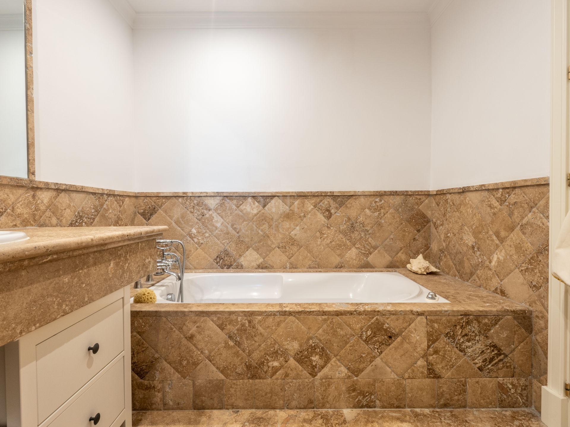 Duplex Penthouse in El Paraiso, Estepona