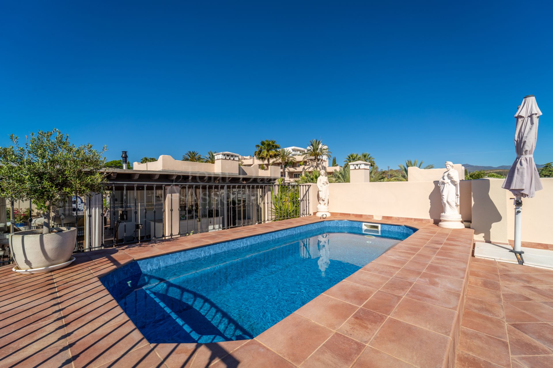 Duplex Penthouse in El Paraiso, Estepona