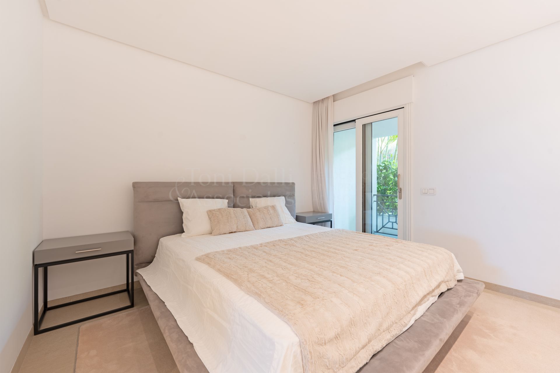 Apartment in Doncella Beach, Estepona