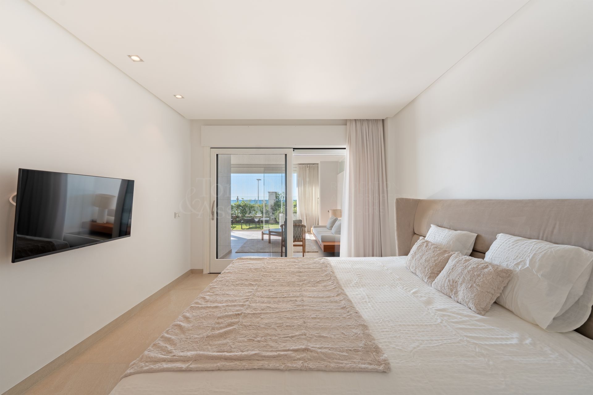Apartment in Doncella Beach, Estepona