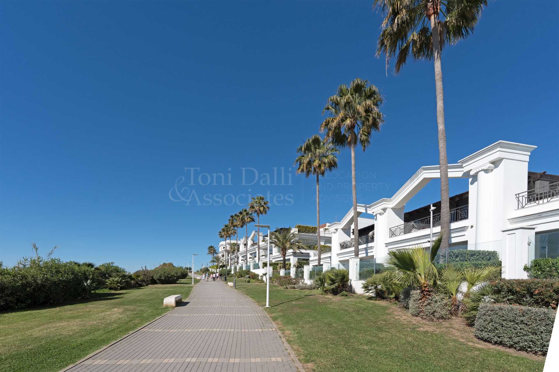 Apartment in Doncella Beach, Estepona