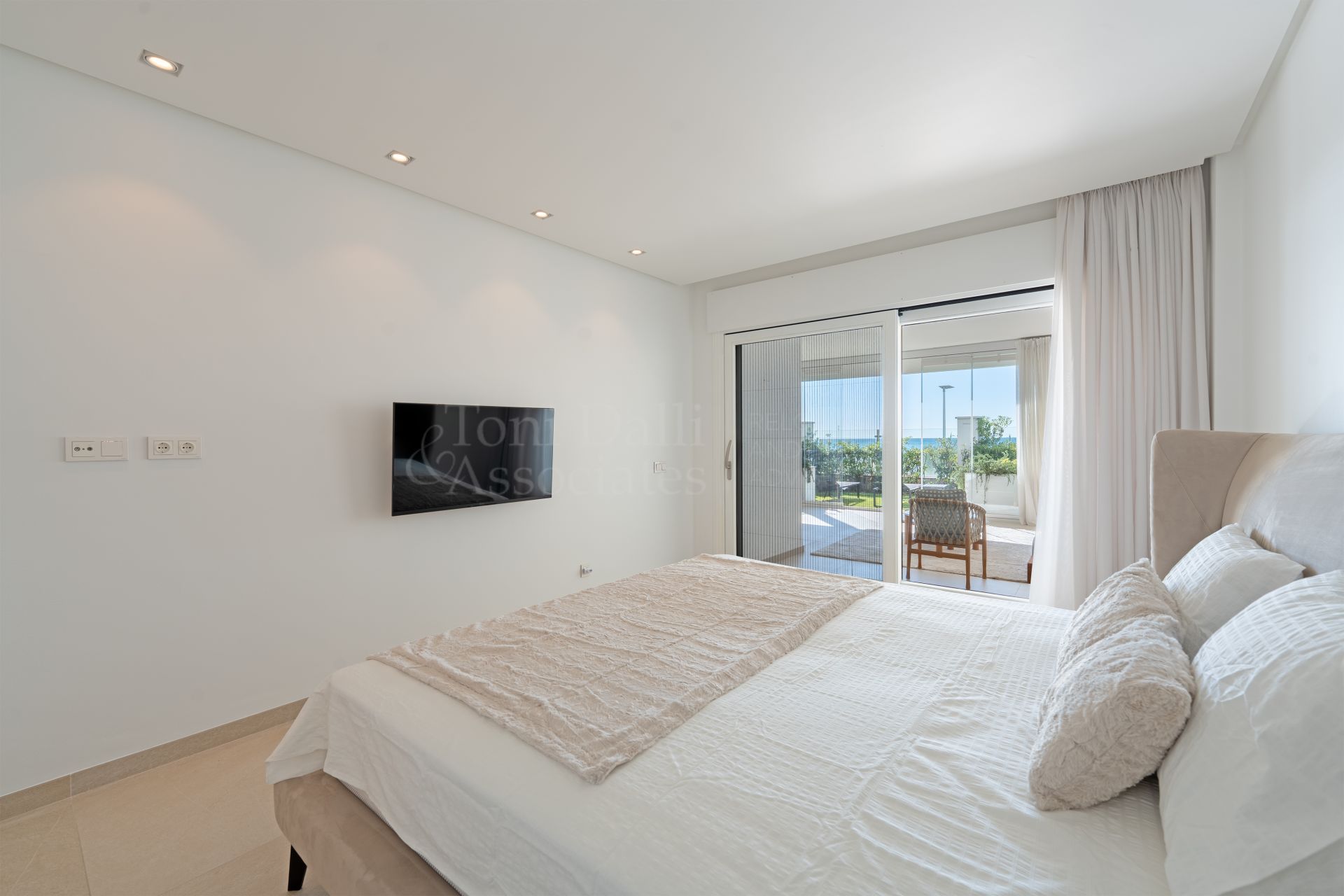 Apartment in Doncella Beach, Estepona