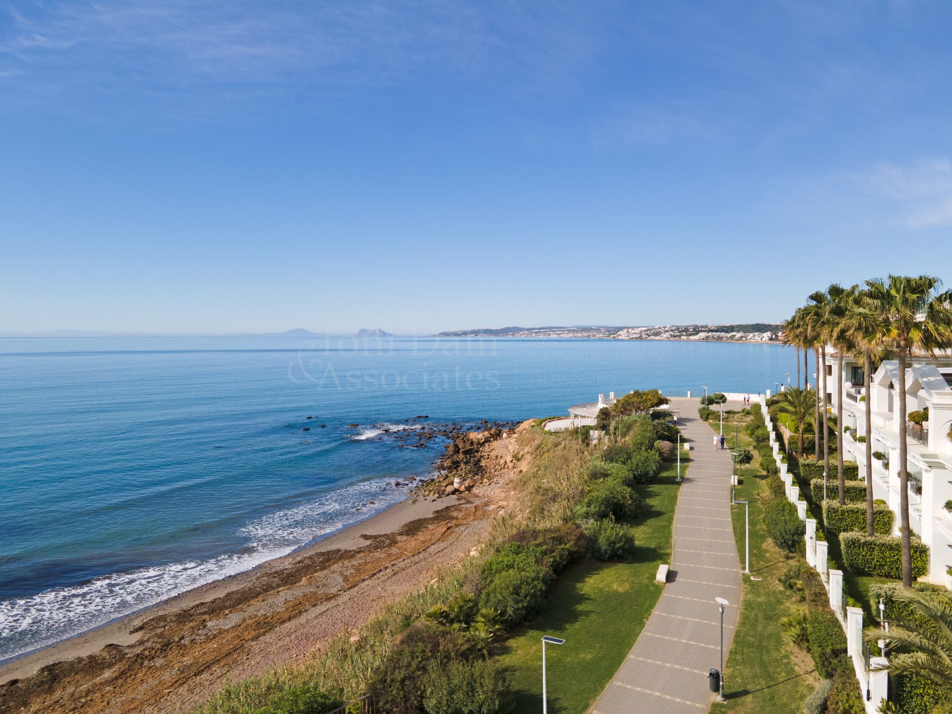 Apartment in Doncella Beach, Estepona