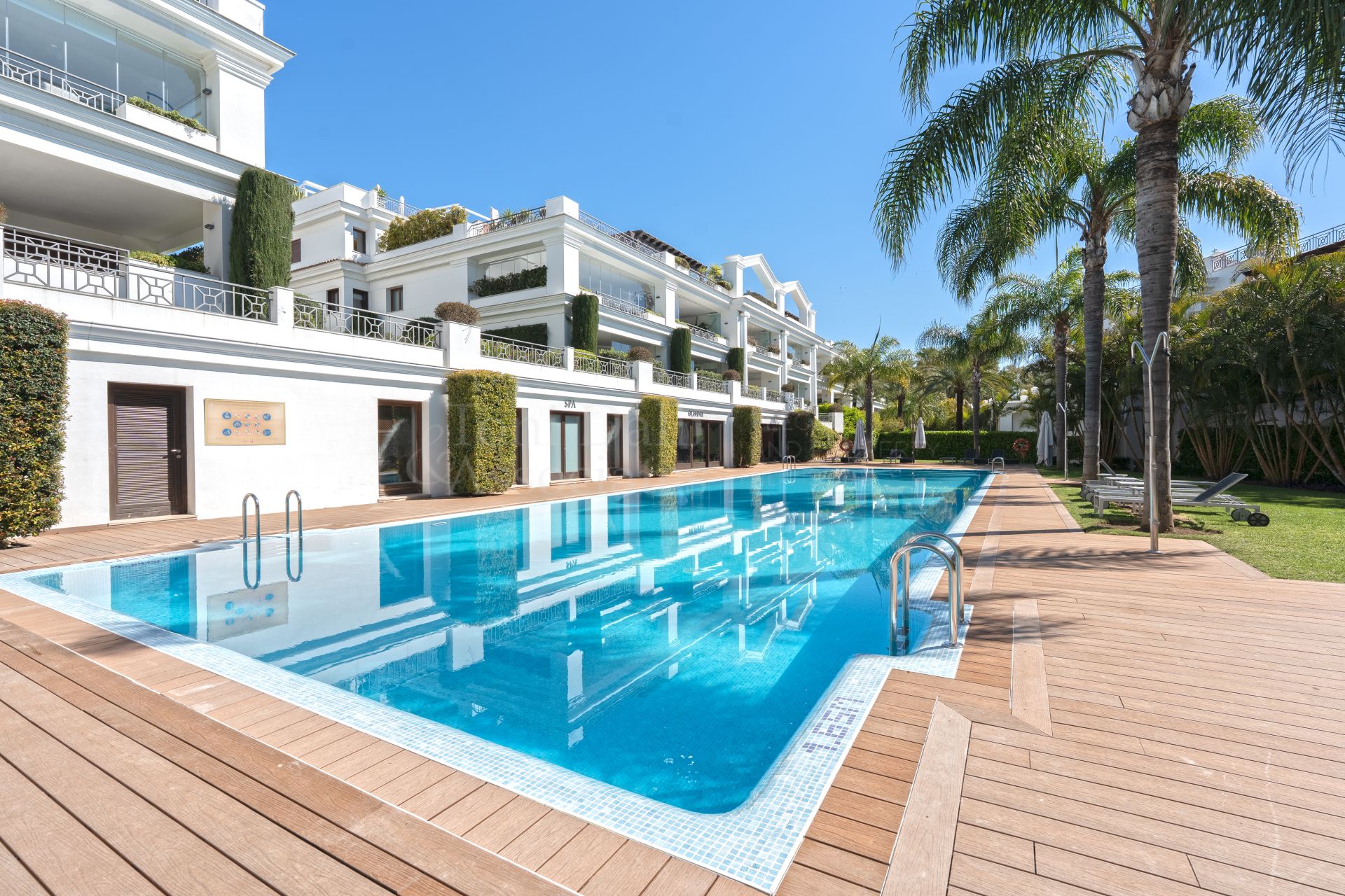 Apartment in Doncella Beach, Estepona