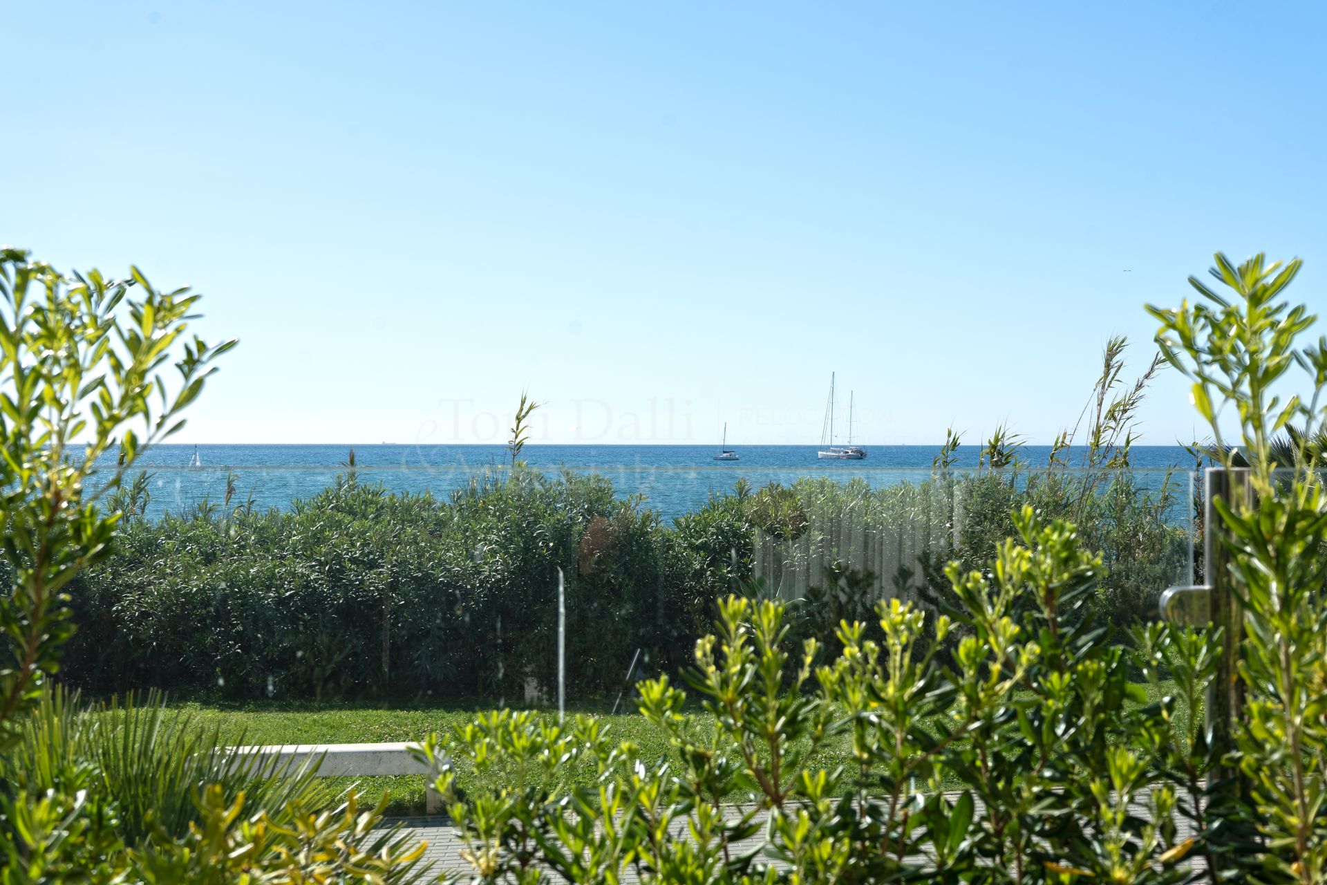 Apartment in Doncella Beach, Estepona