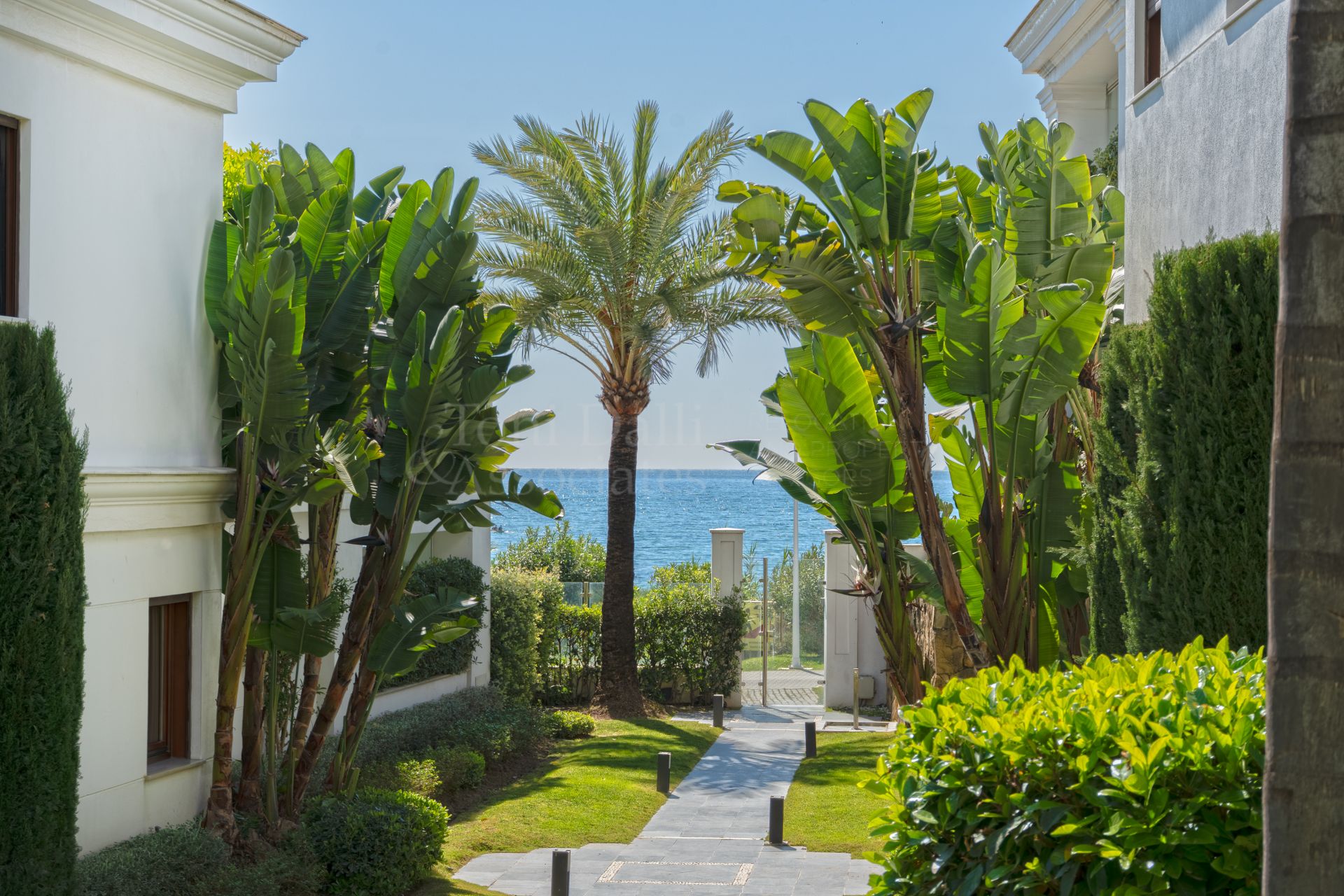 Apartment in Doncella Beach, Estepona