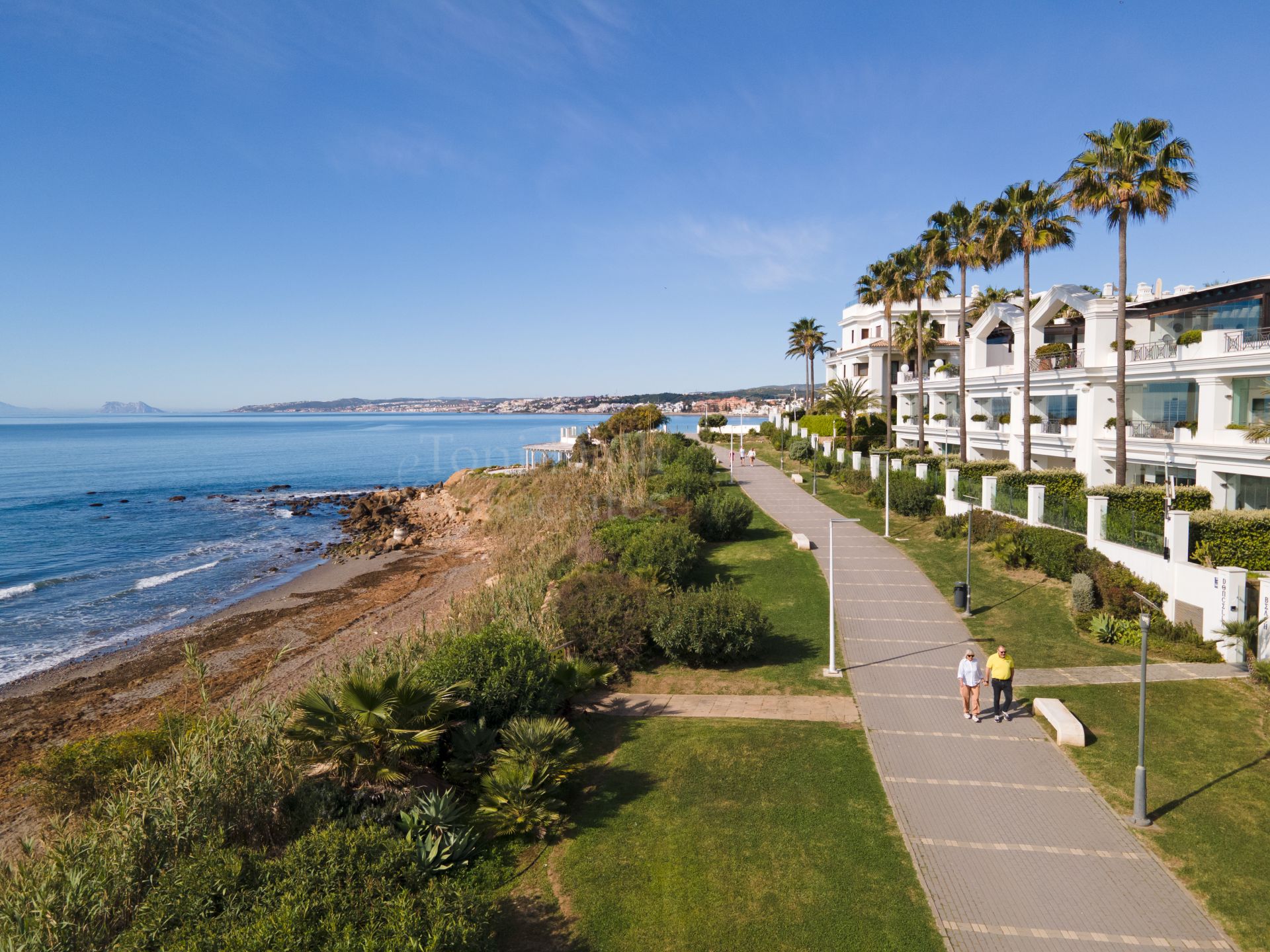 Apartment in Doncella Beach, Estepona
