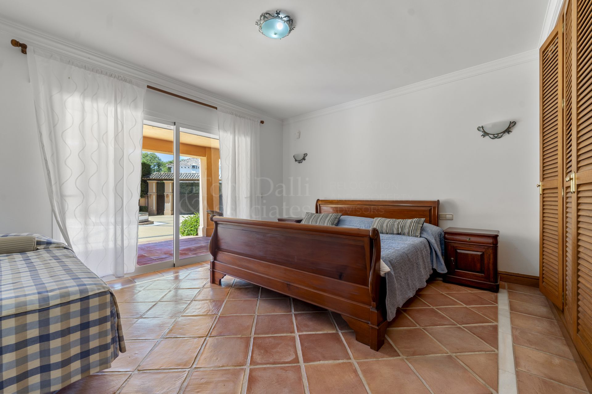 Villa in Benamara, Estepona