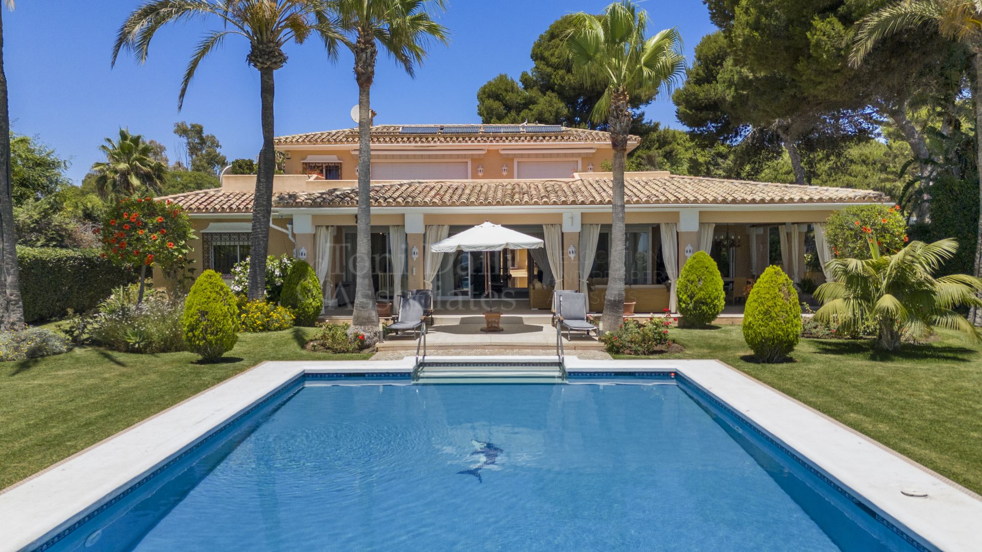 Villa in Benamara, Estepona