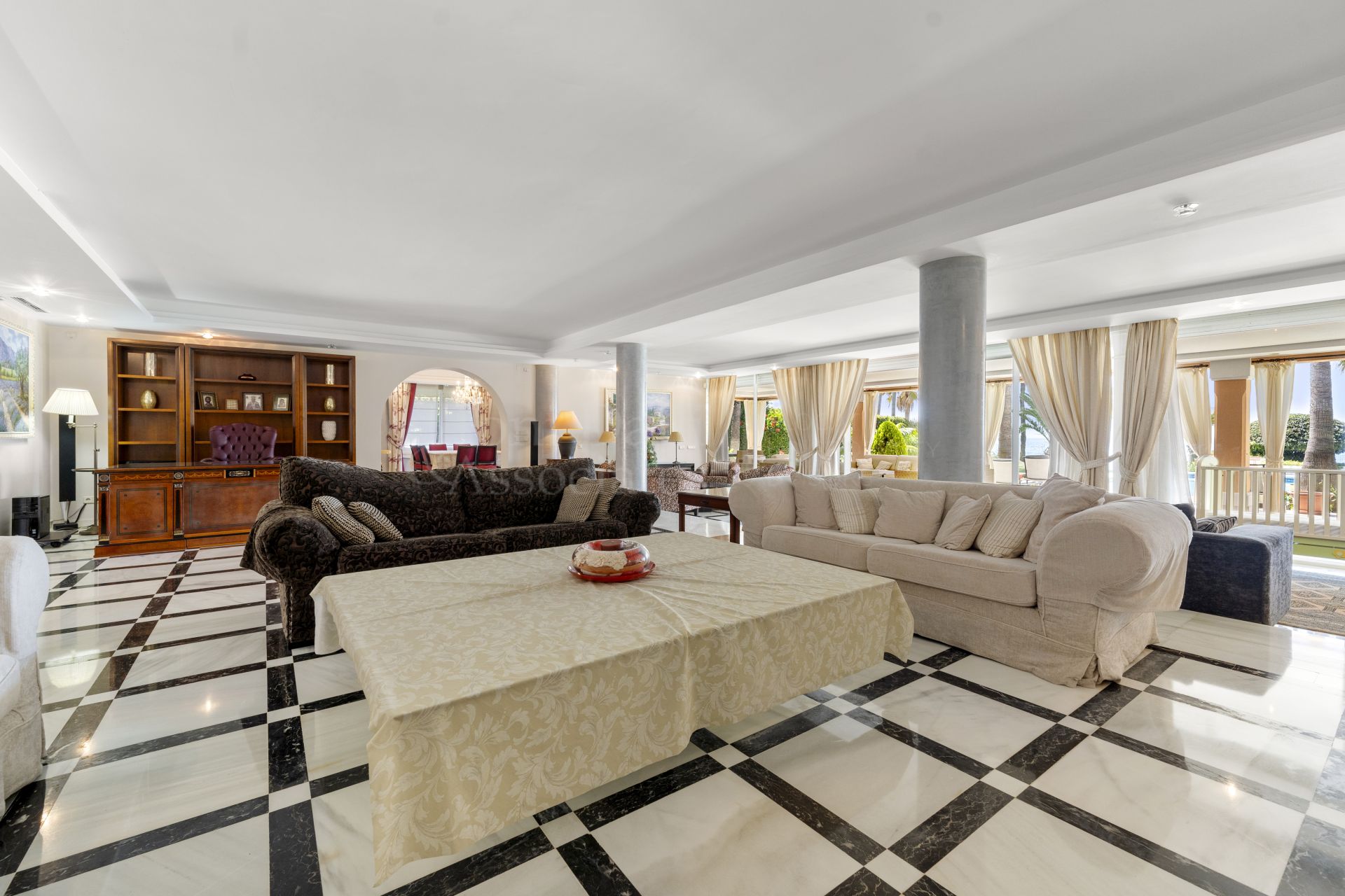 Villa in Benamara, Estepona
