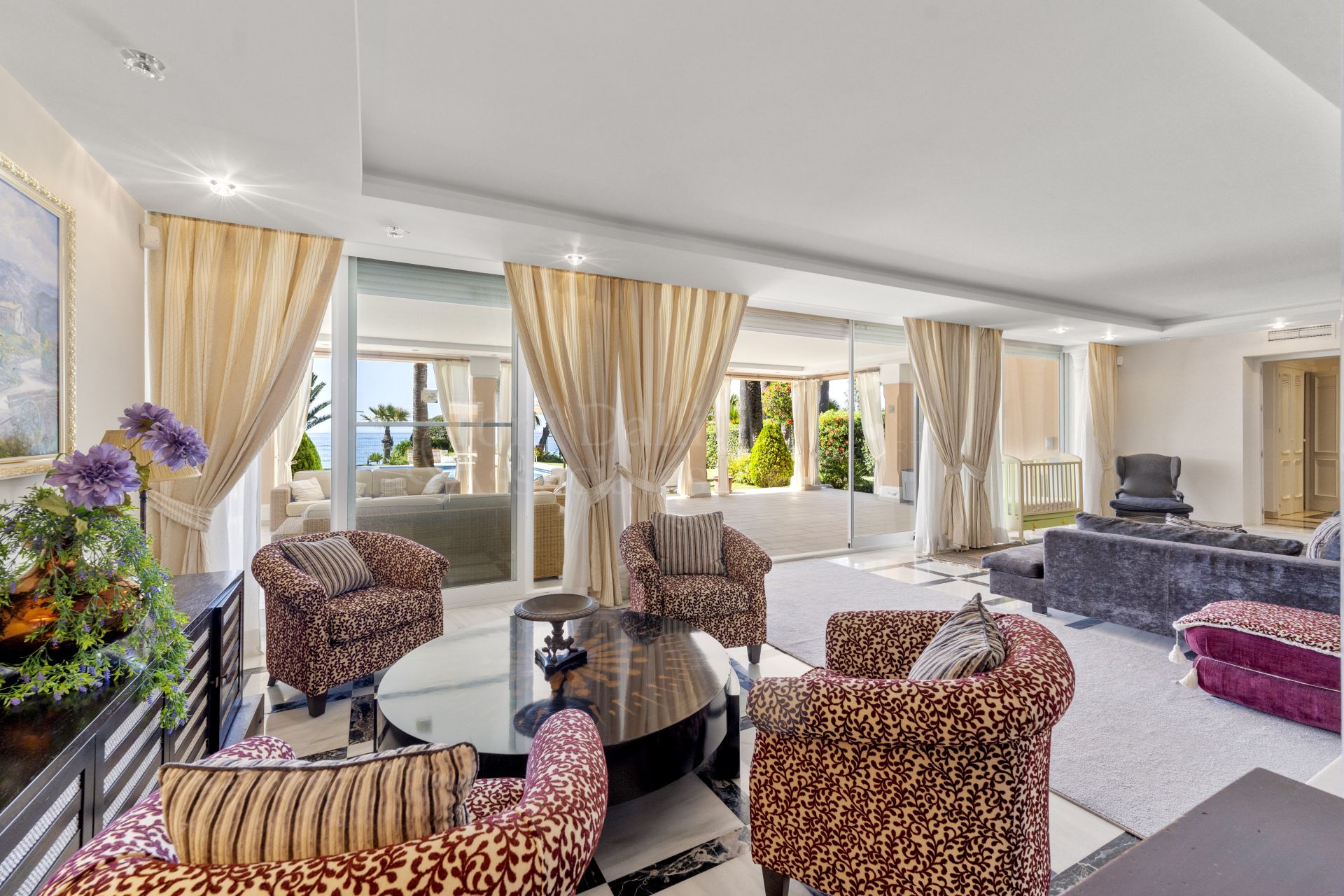 Villa in Benamara, Estepona