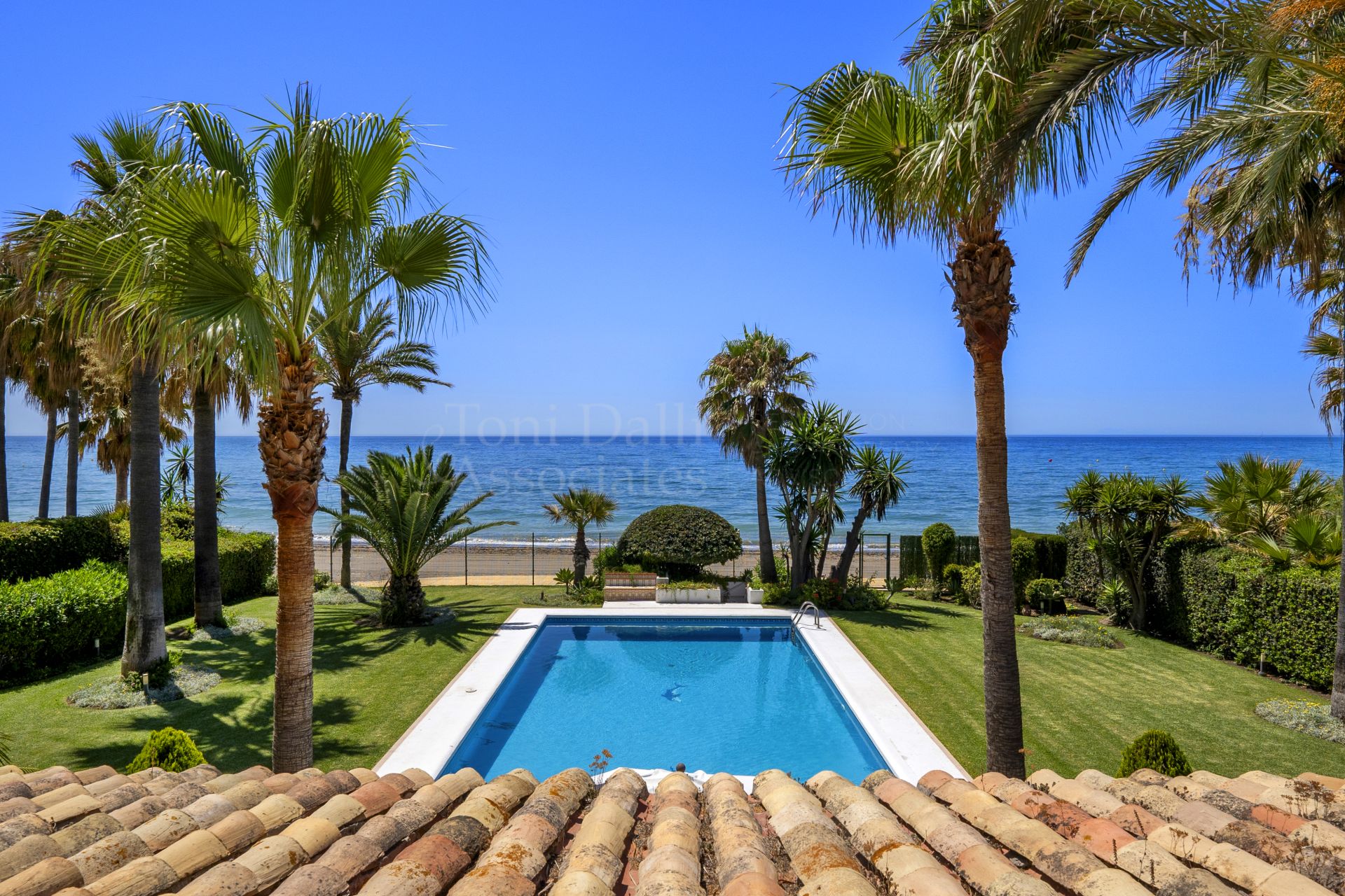Villa in Benamara, Estepona