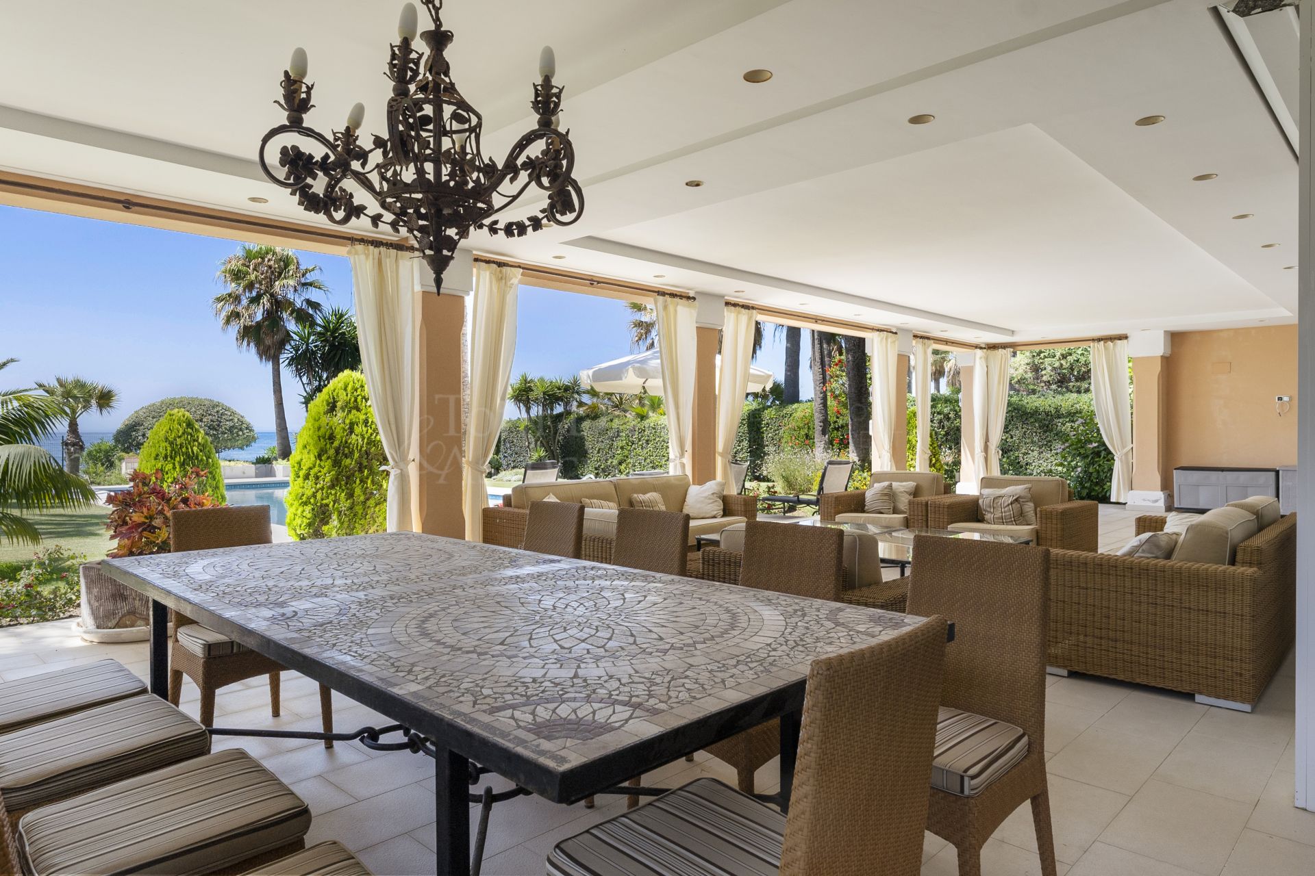 Villa in Benamara, Estepona