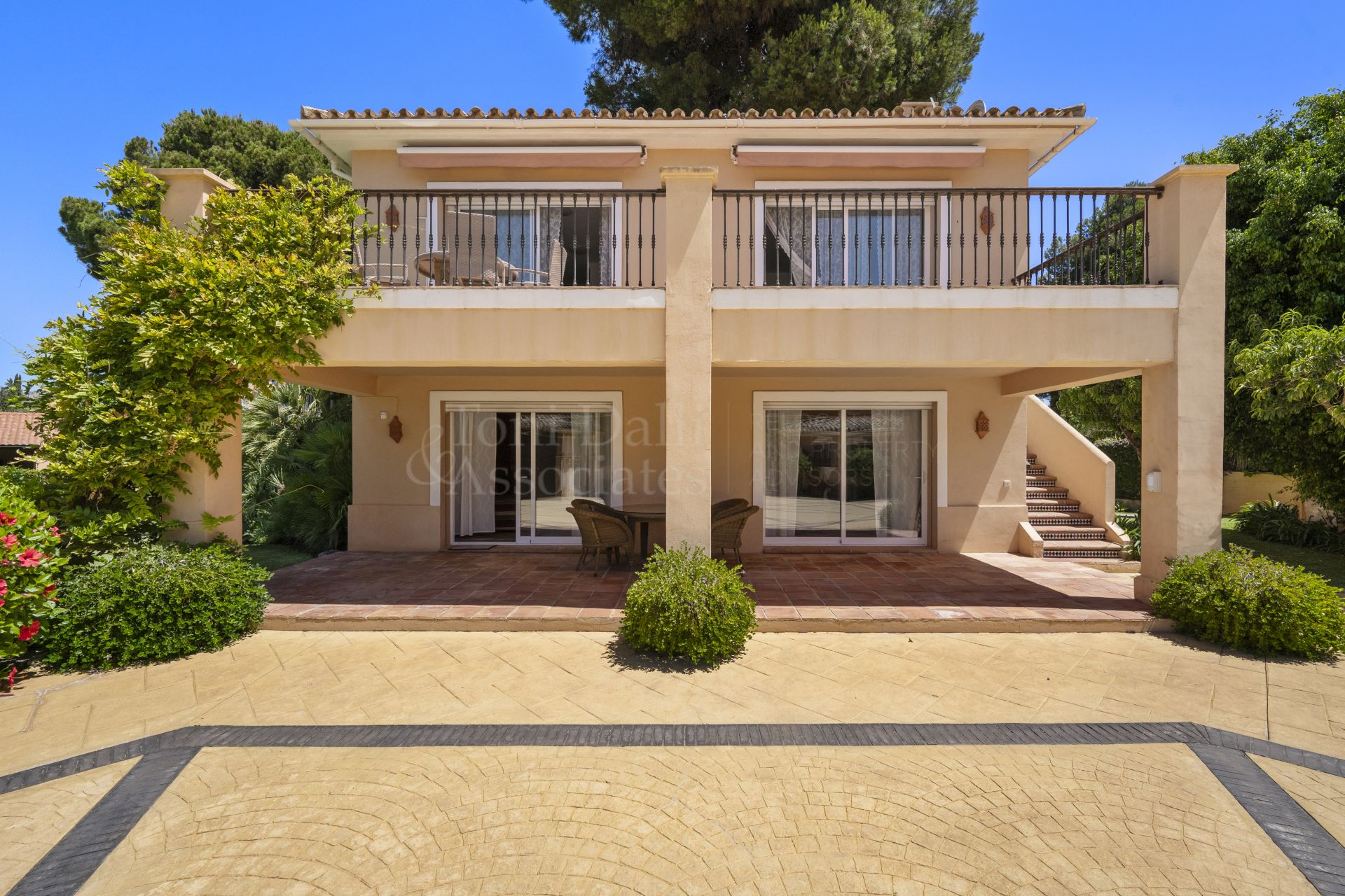 Villa in Benamara, Estepona