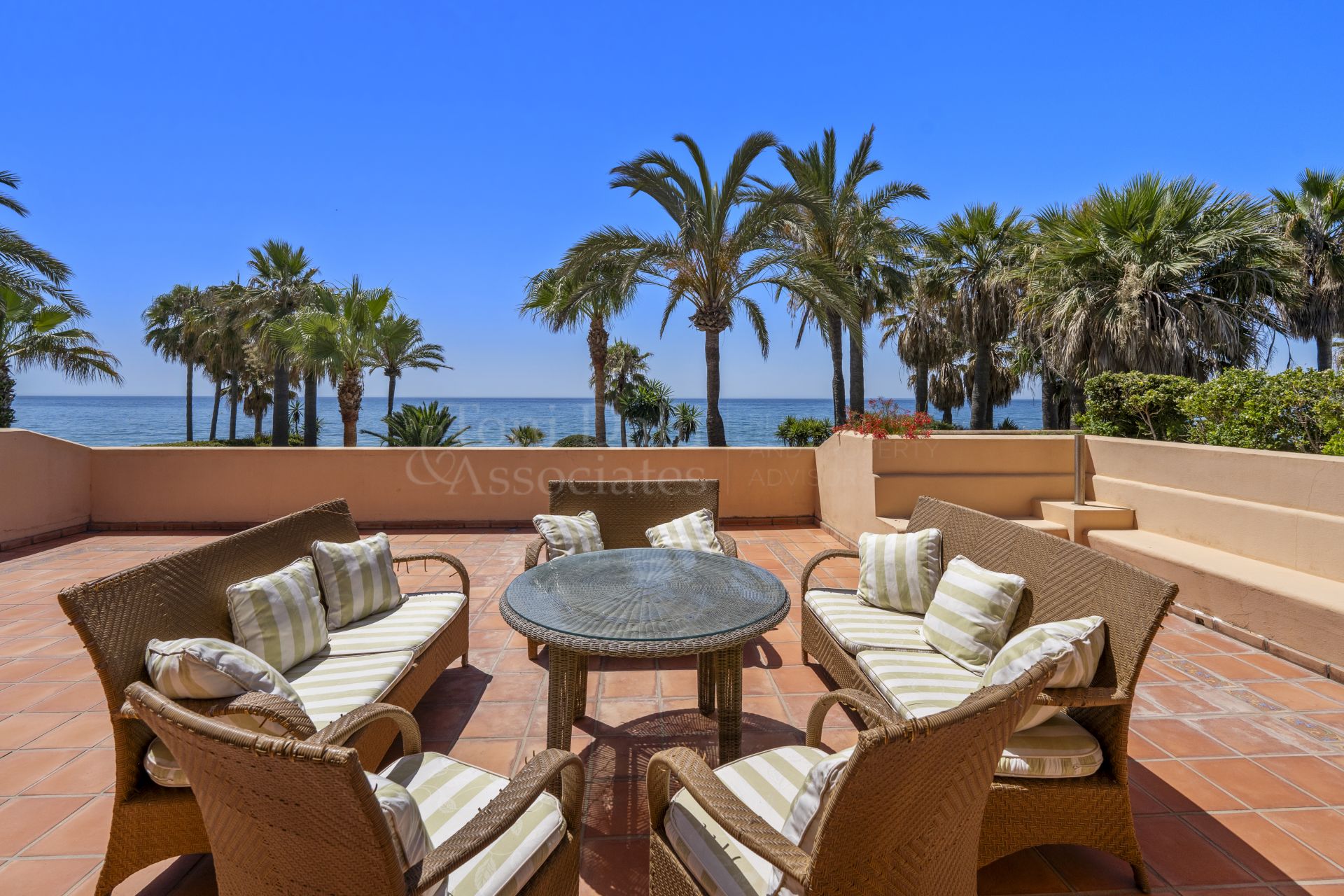 Villa in Benamara, Estepona