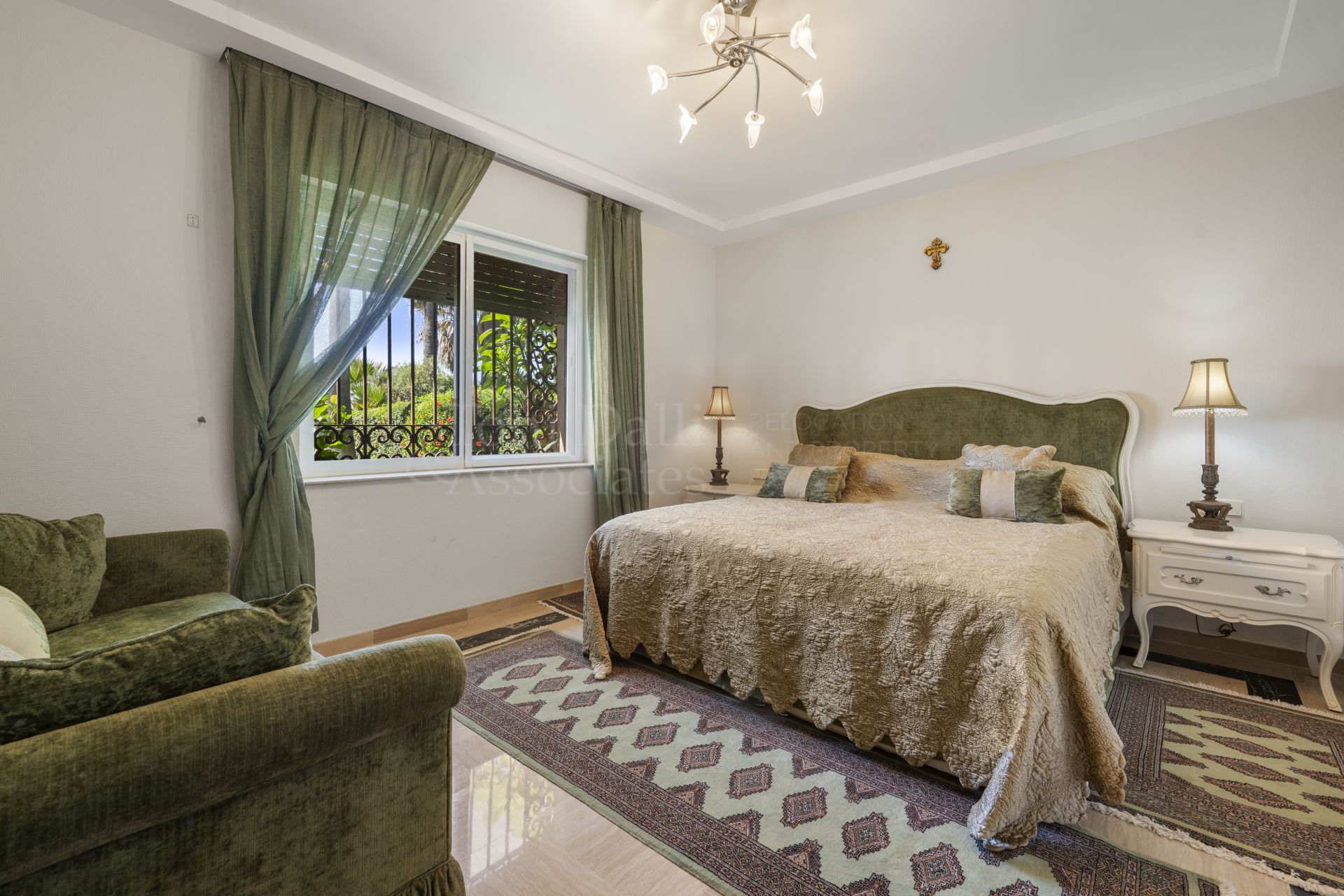 Villa in Benamara, Estepona