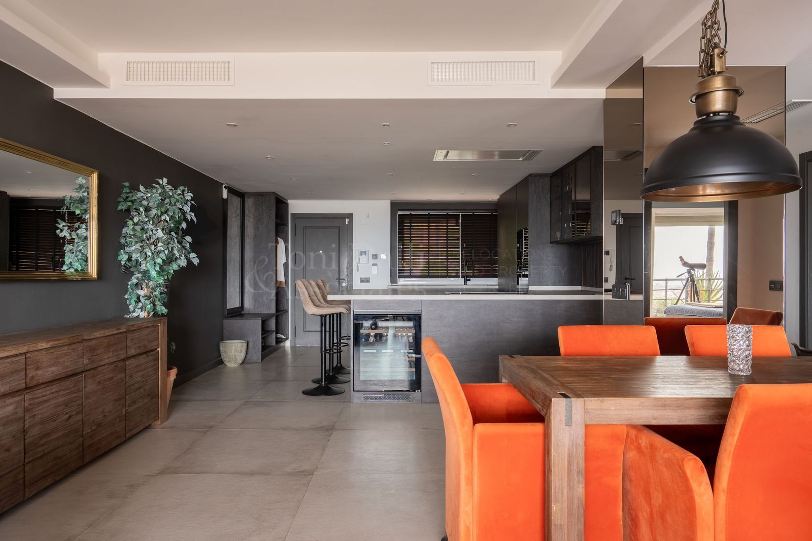 Apartment in Magna Marbella, Marbella