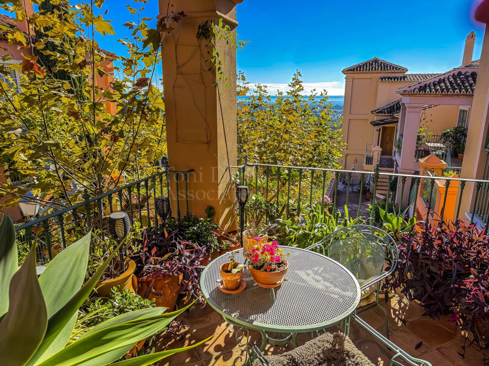 Penthouse in Monte Halcones, Benahavis