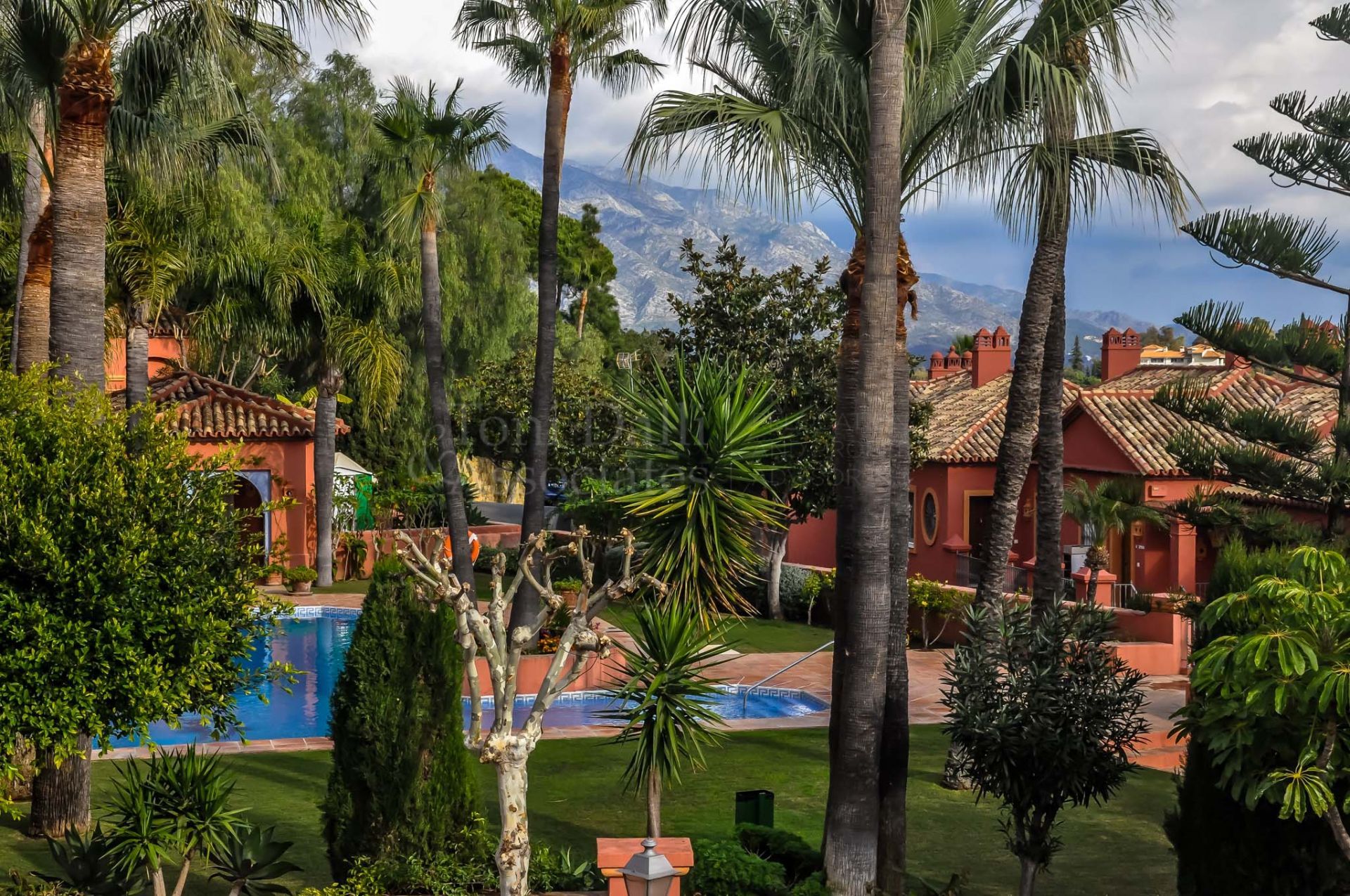 Penthouse in Monte Halcones, Benahavis