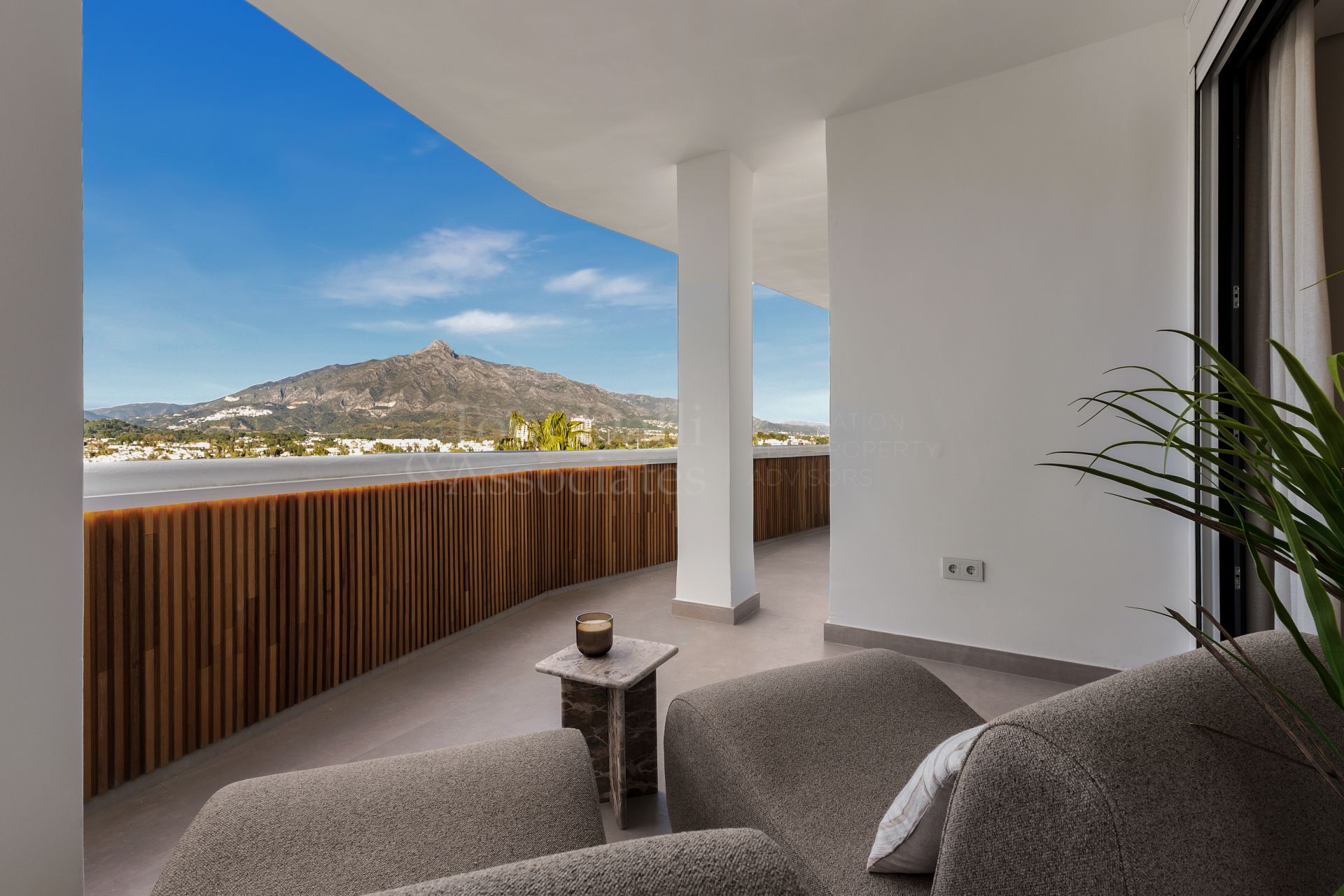 Penthouse in Jardines de Andalucia, Marbella