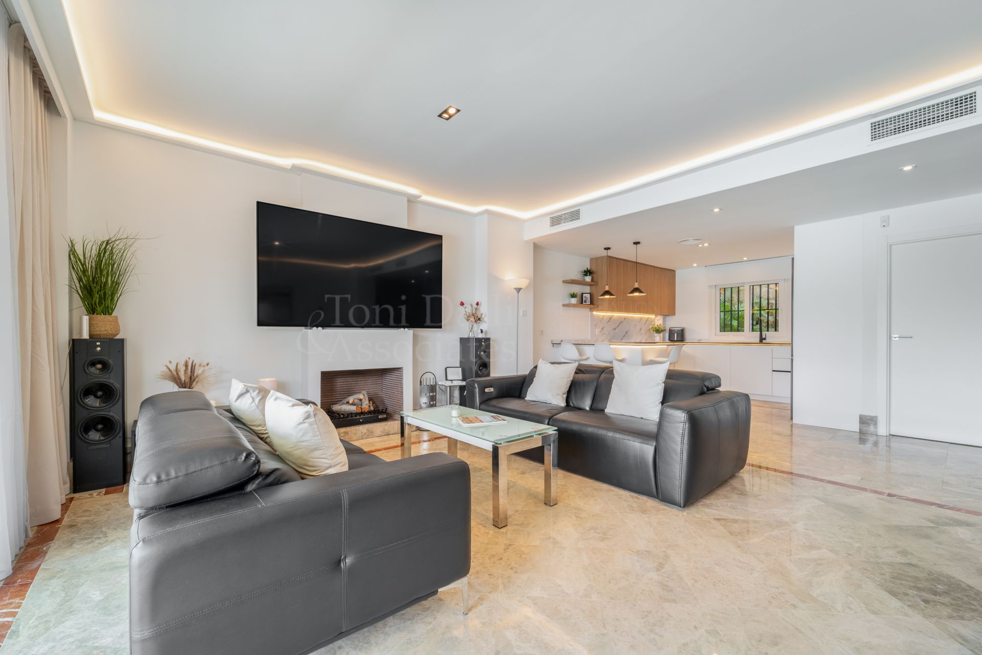 Semi Detached House in Santa Clara, Marbella