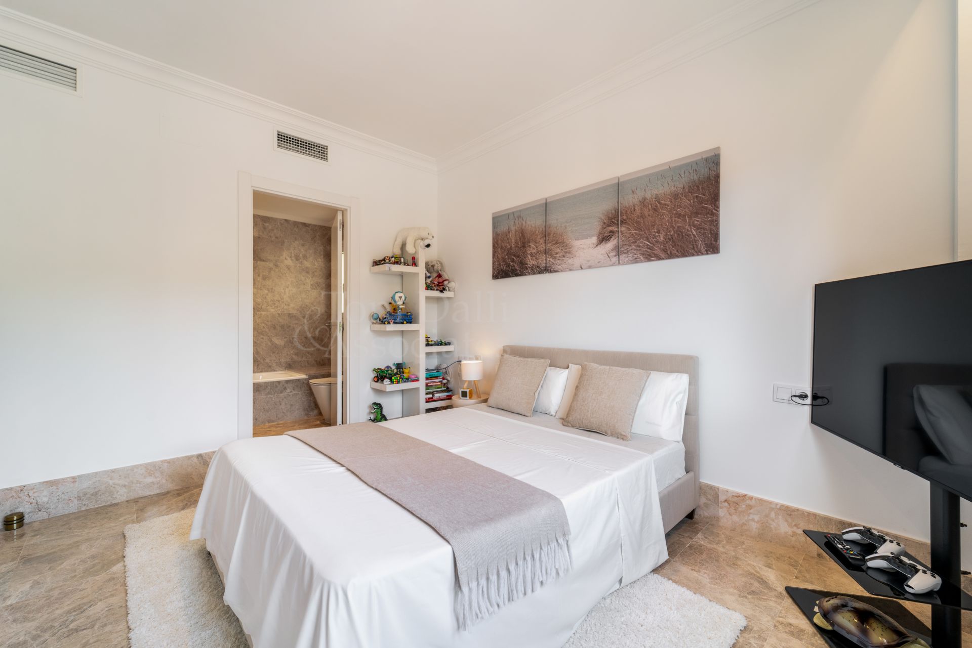 Semi Detached House in Santa Clara, Marbella