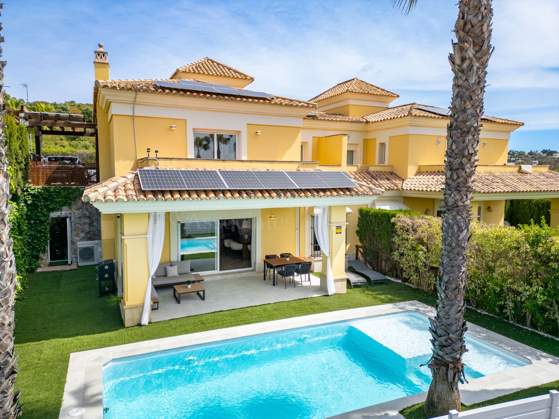 Semi Detached House in Santa Clara, Marbella
