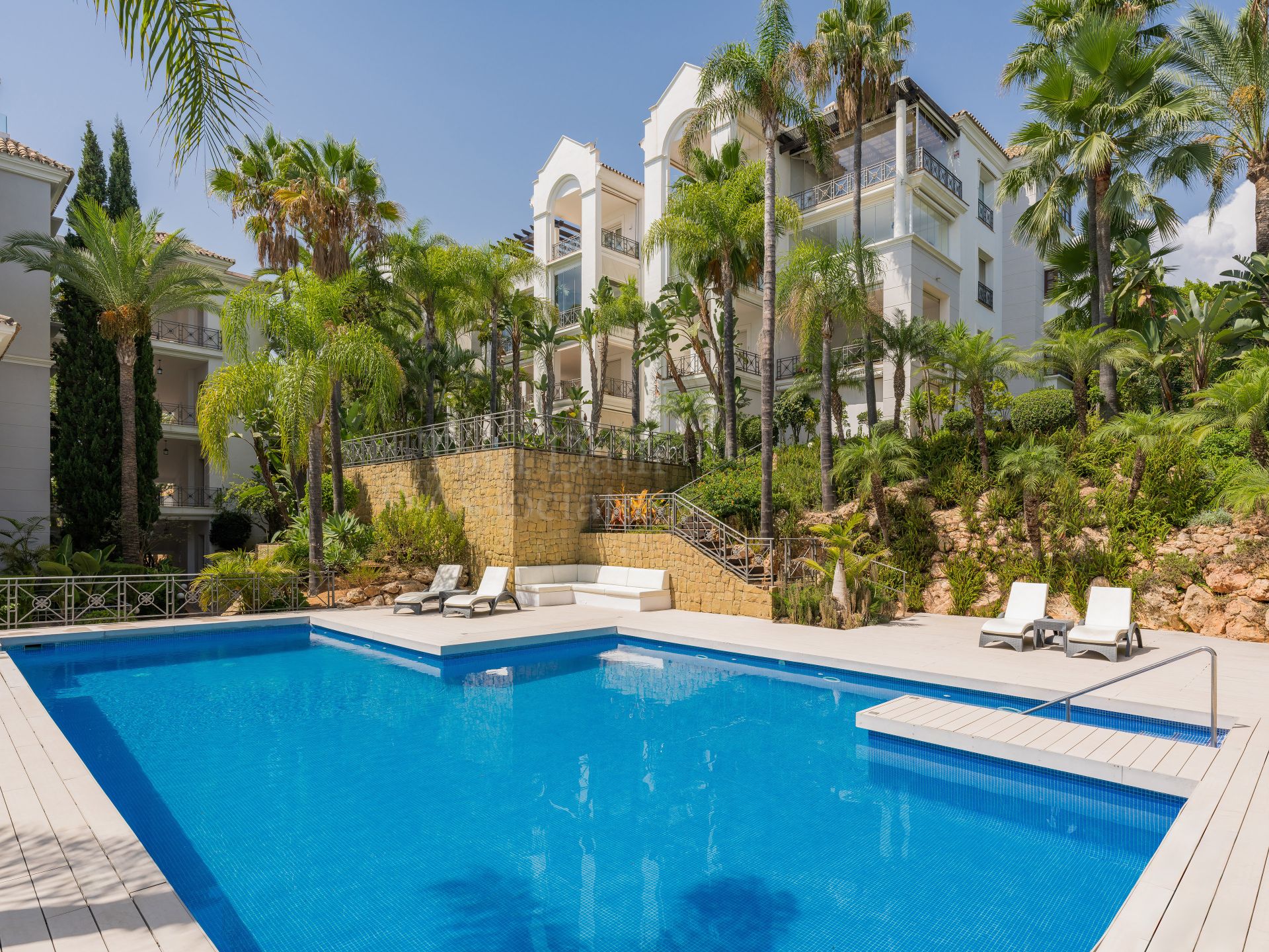 Apartment in Terrazas de Puente Romano, Marbella