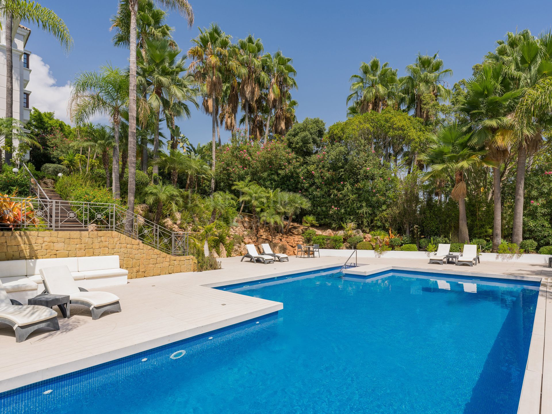 Apartment in Terrazas de Puente Romano, Marbella