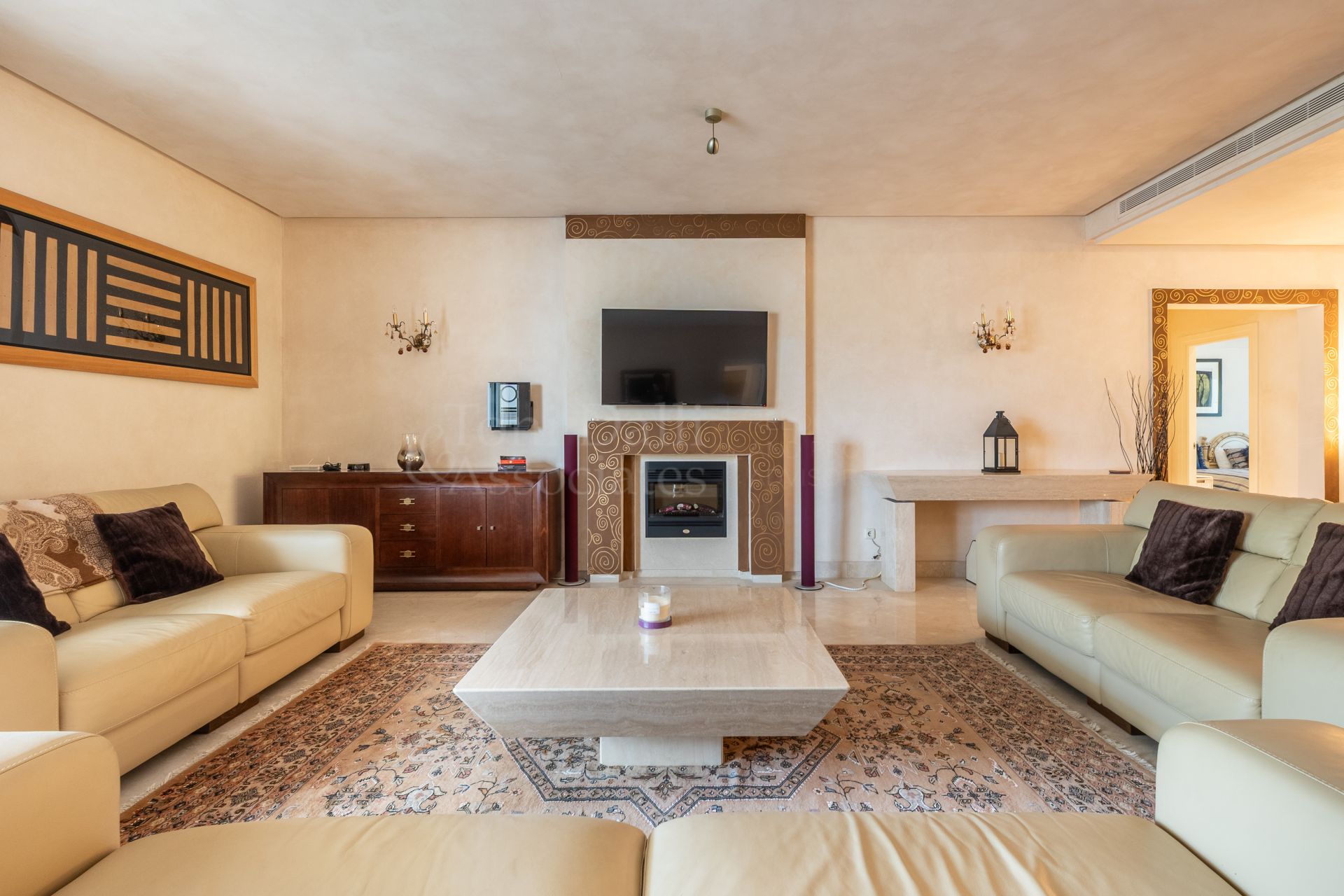 Apartment in Terrazas de Puente Romano, Marbella