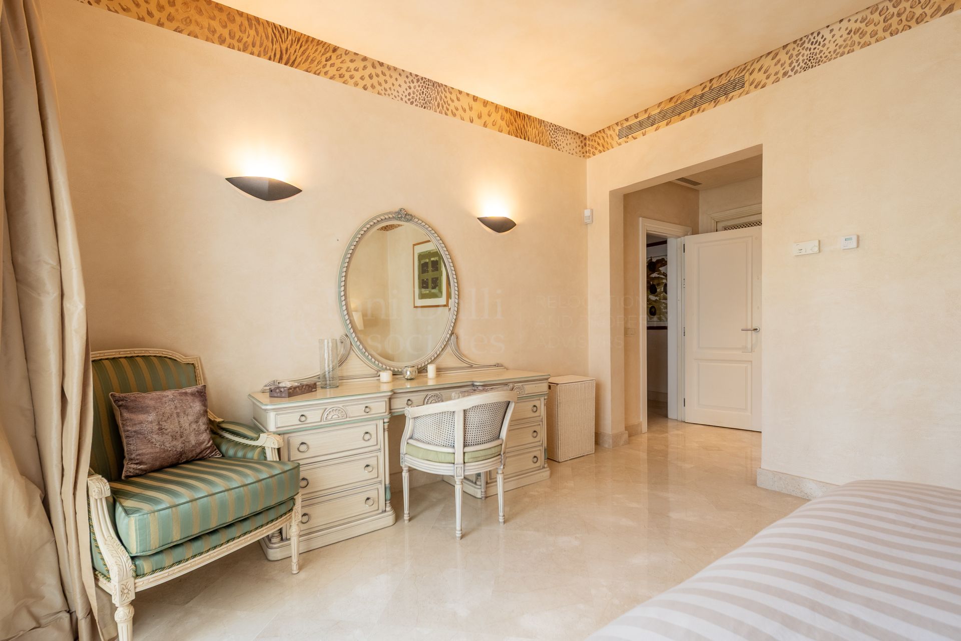 Apartment in Terrazas de Puente Romano, Marbella